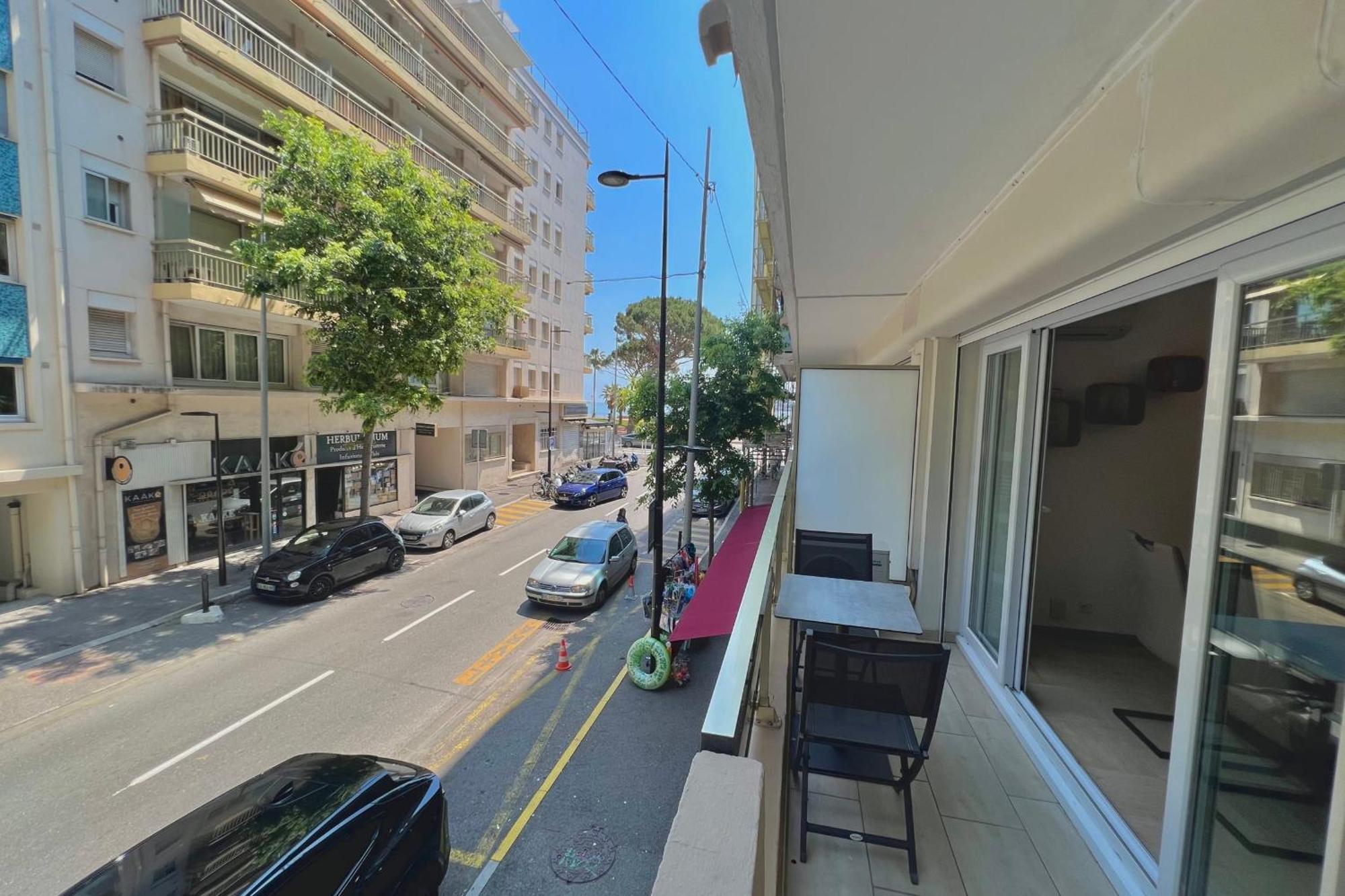 - 4 People - Parking - Terrace *