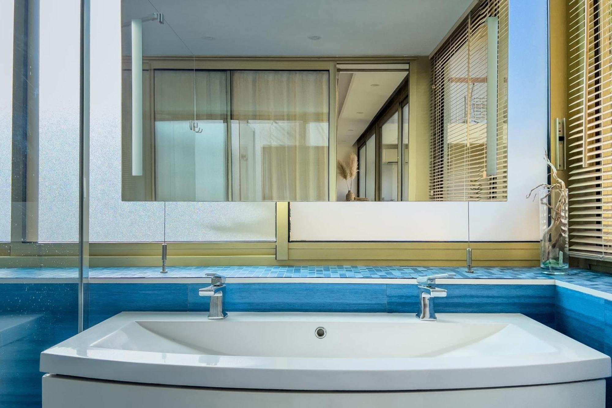 Salis - Sea View - 4 People * Antibes