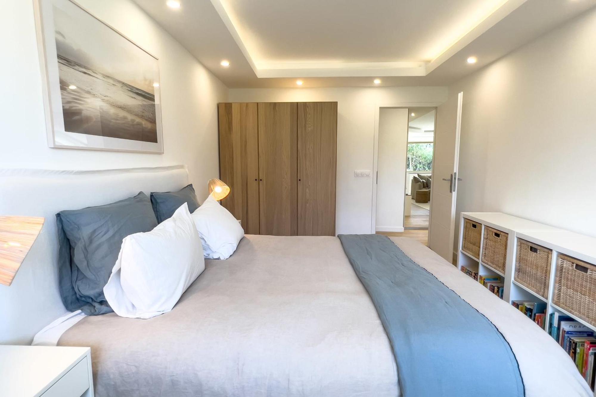 Salis - Sea View - 4 People * Antibes