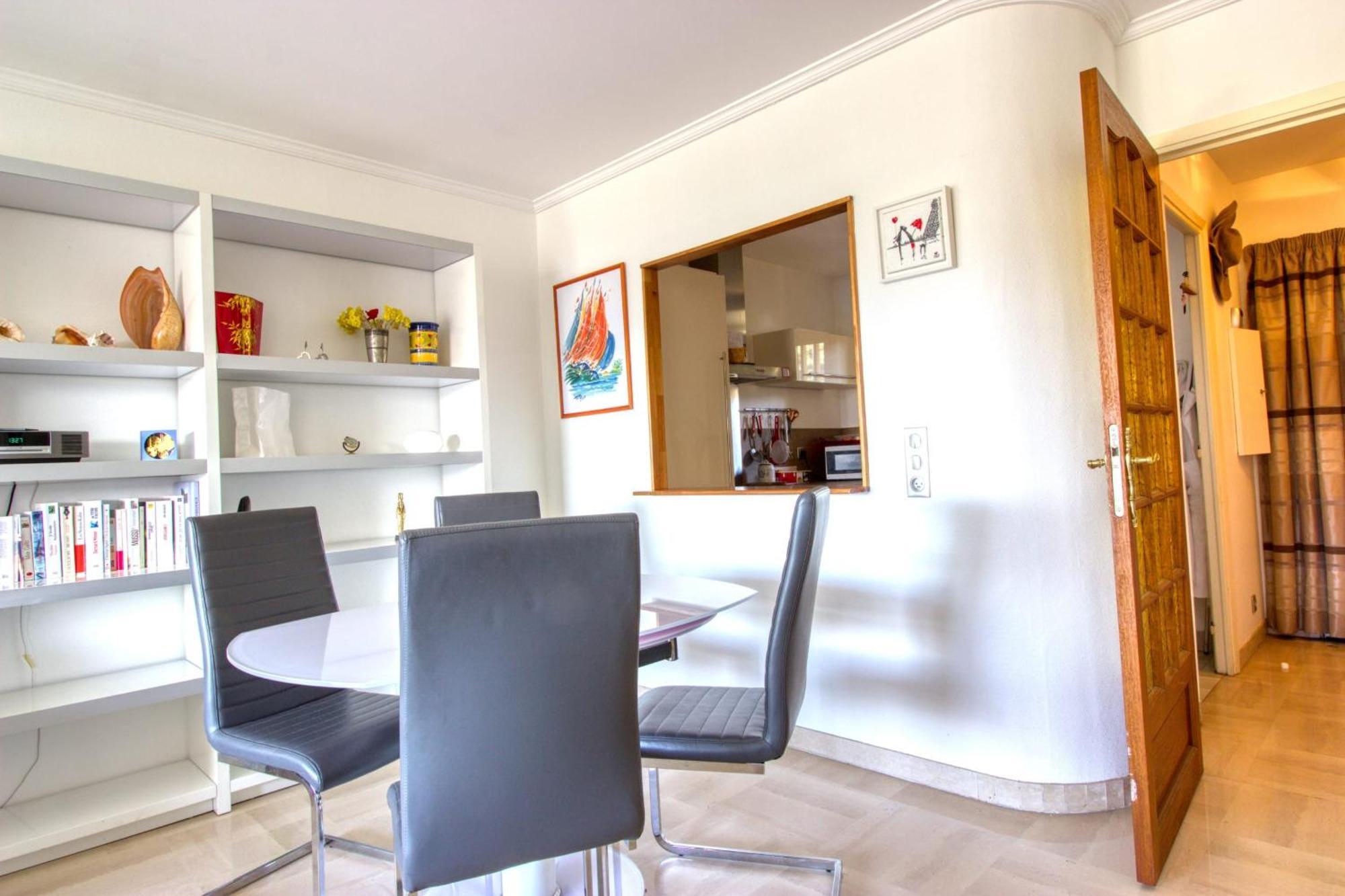 4 People - Swimming Pool And Tennis - Garage Apartment