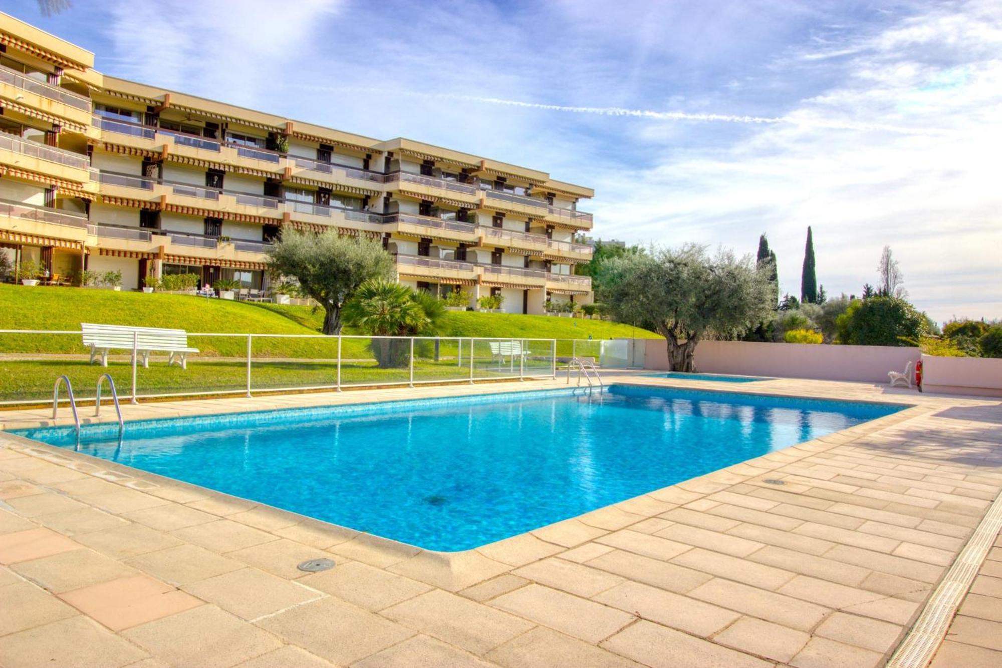 4 People - Swimming Pool And Tennis - Garage Apartment Antibes