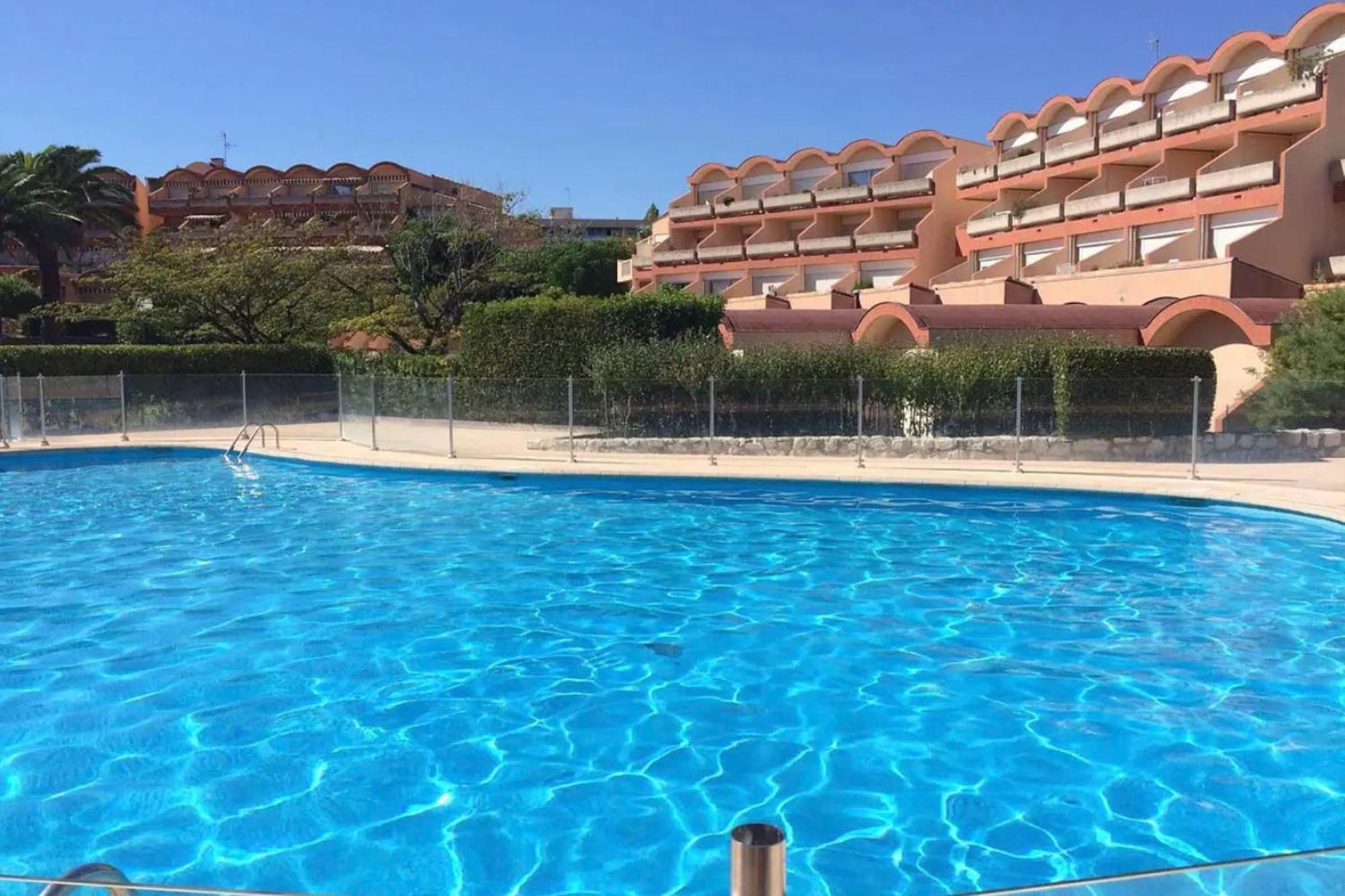 Apartment - 4 People - Swimming Pool Tennis Park Parking *