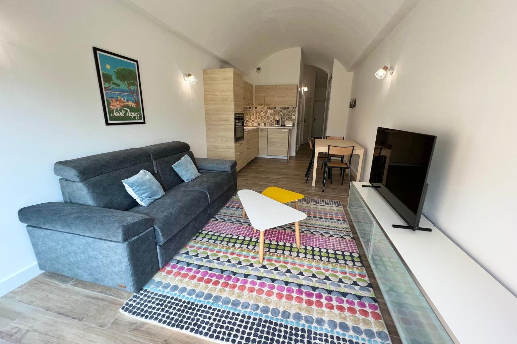 - 4 People - Swimming Pool Tennis Garage Apartment Antibes
