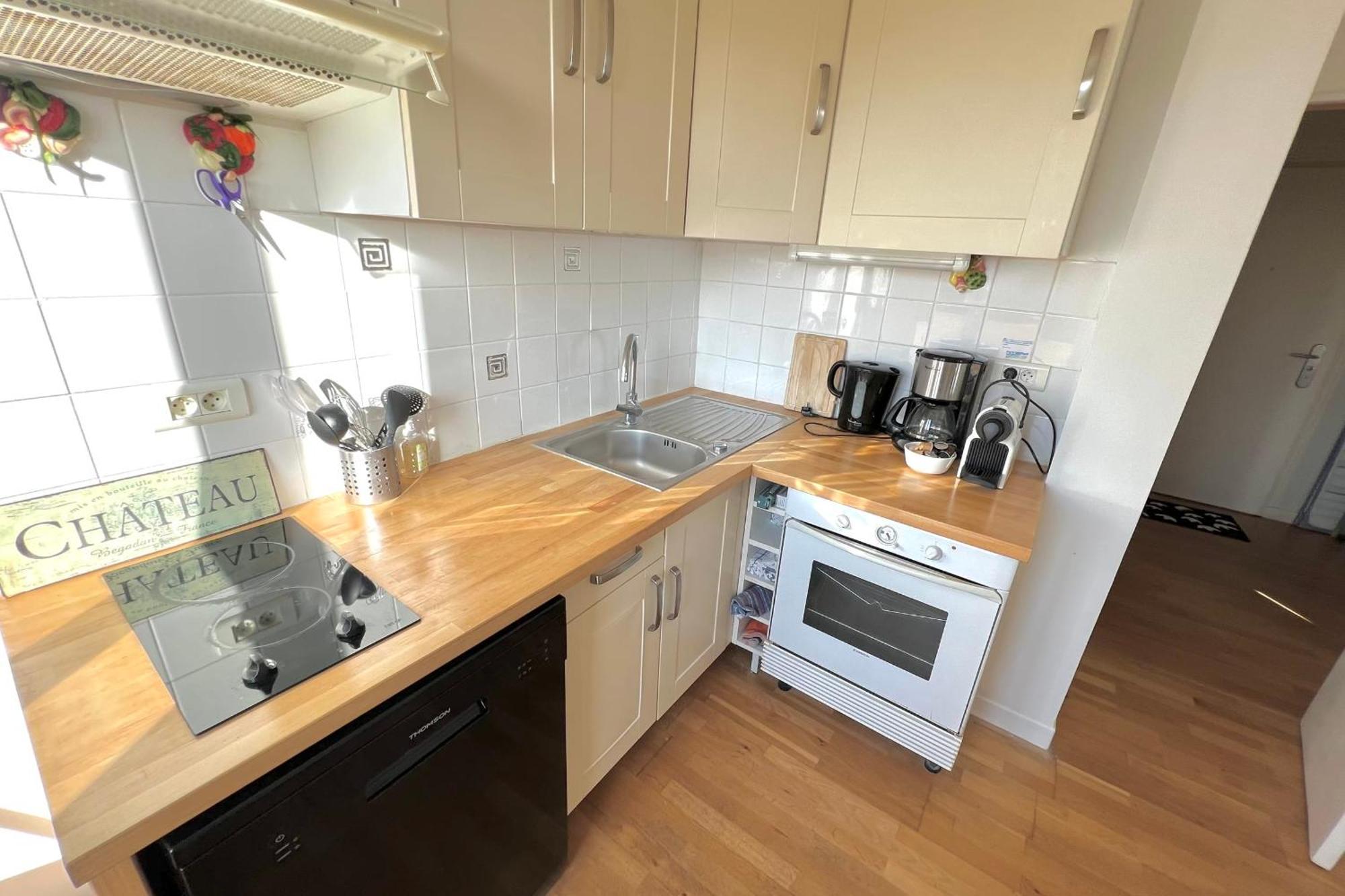 Juan Les Pins Centre - 4 Personnes - Dernier Etage Apartment