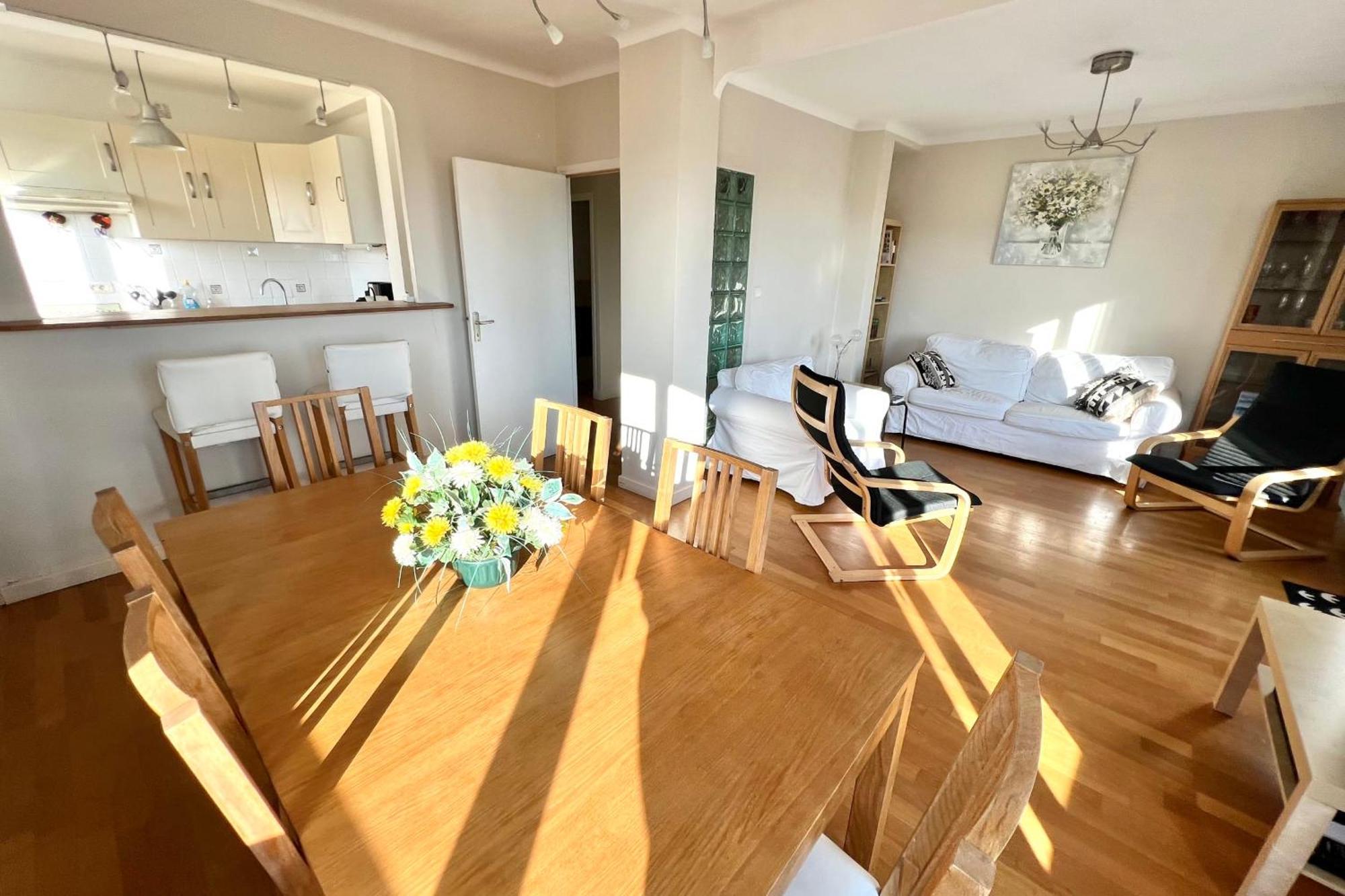 Juan Les Pins Centre - 4 Personnes - Dernier Etage Antibes