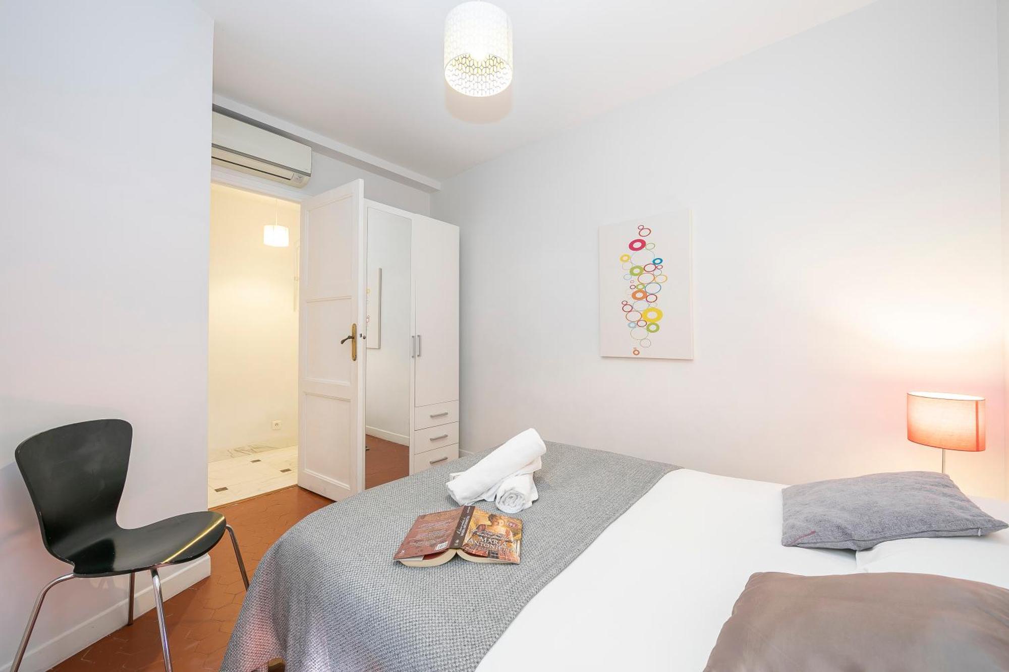 Apartment Picasso - Old Town - Happy