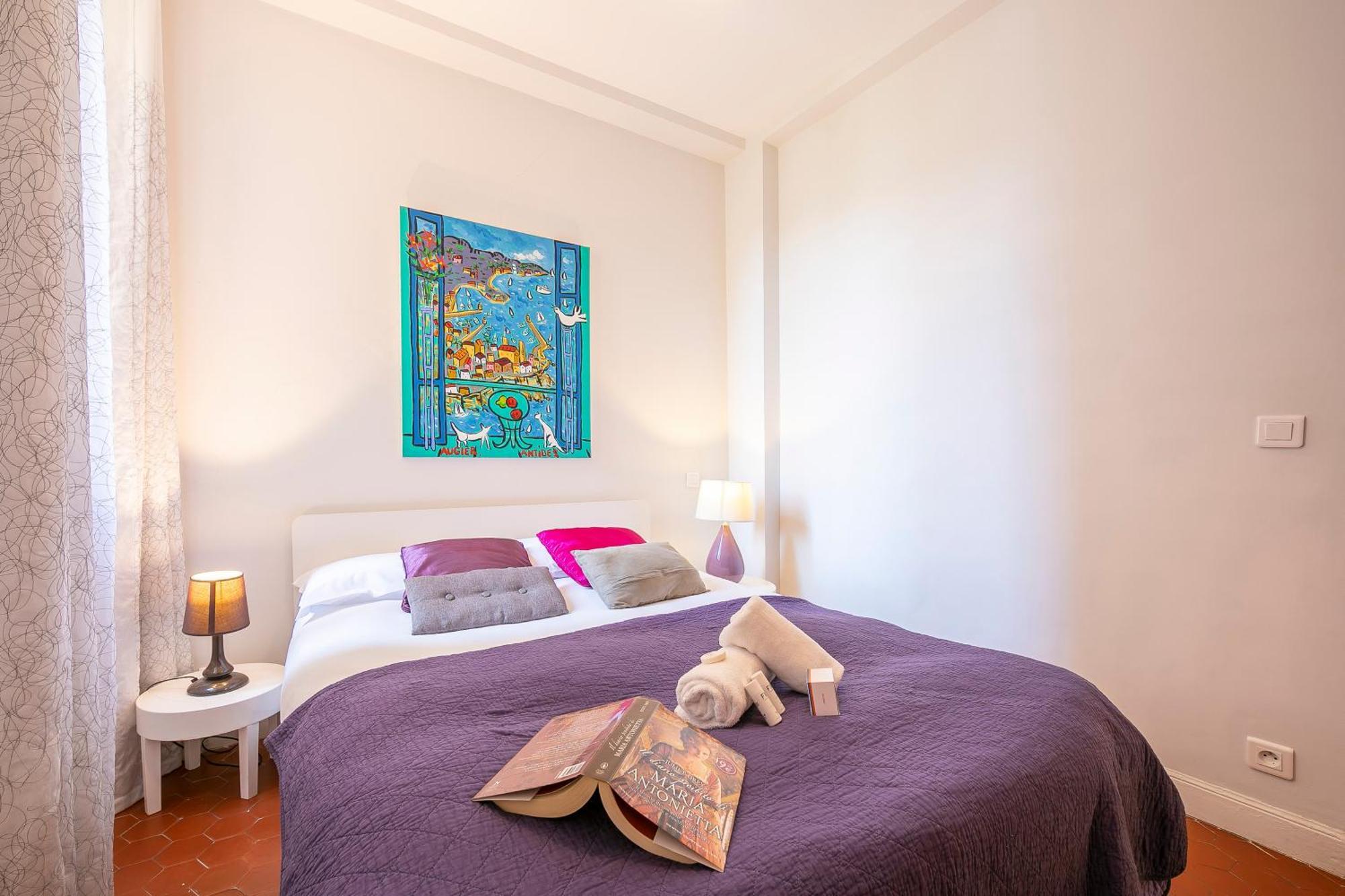 Picasso - Old Town - Happy * Antibes