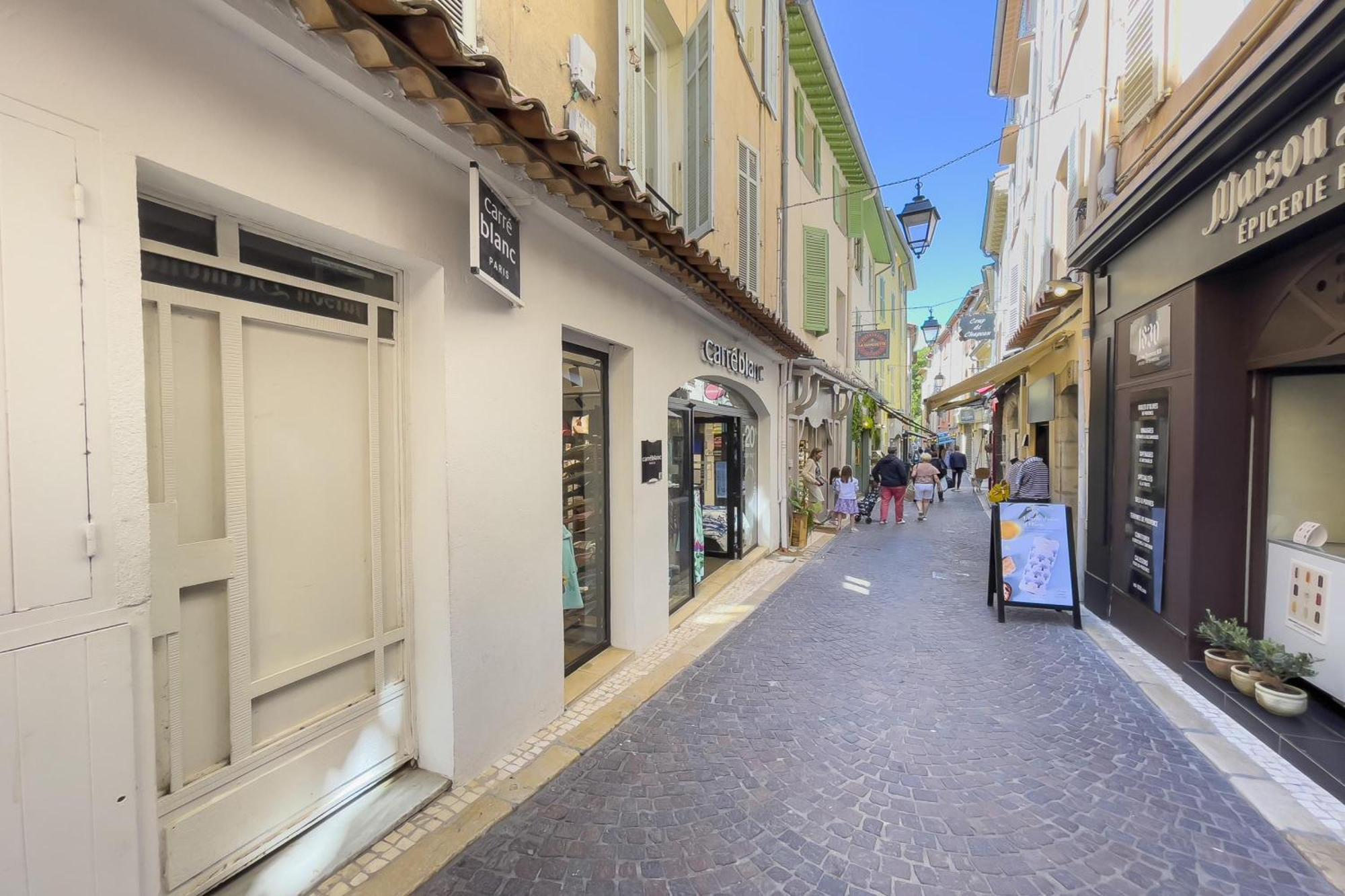 Apartment Picasso - Old Town - Happy *