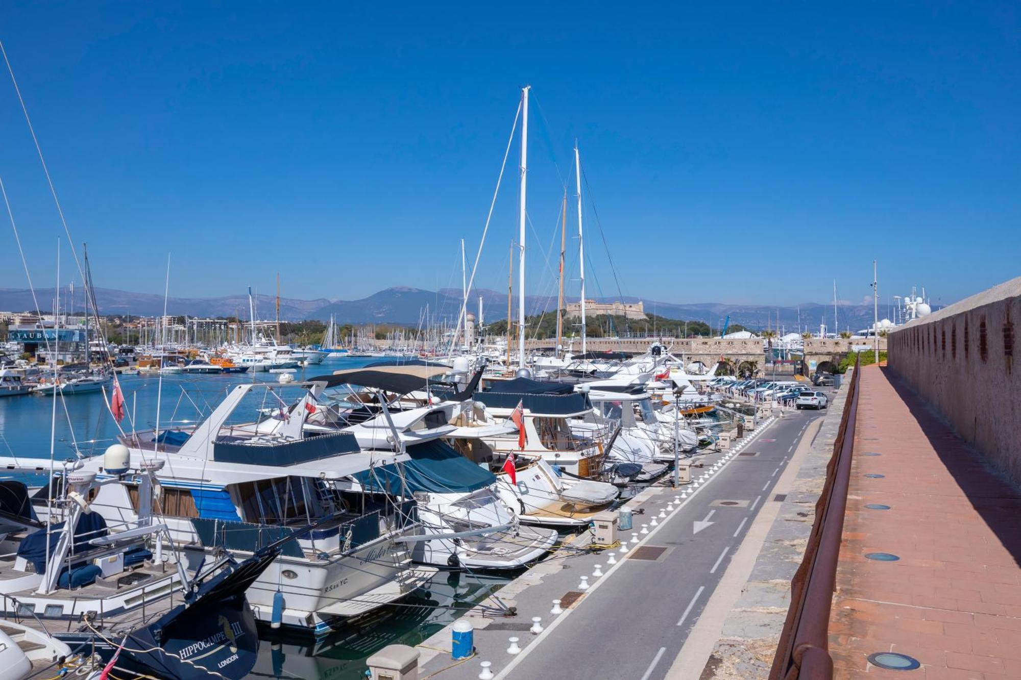 Picasso - Old Town - Happy Apartment Antibes