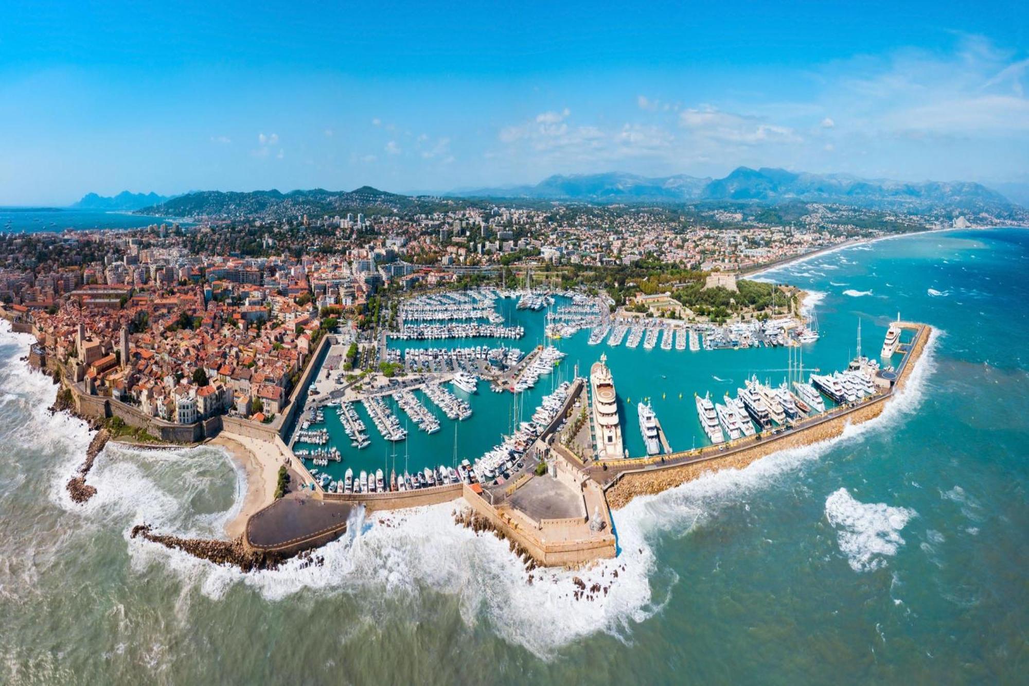 Le 44 - Sea & Mountain View - Happy Apartamento Antibes