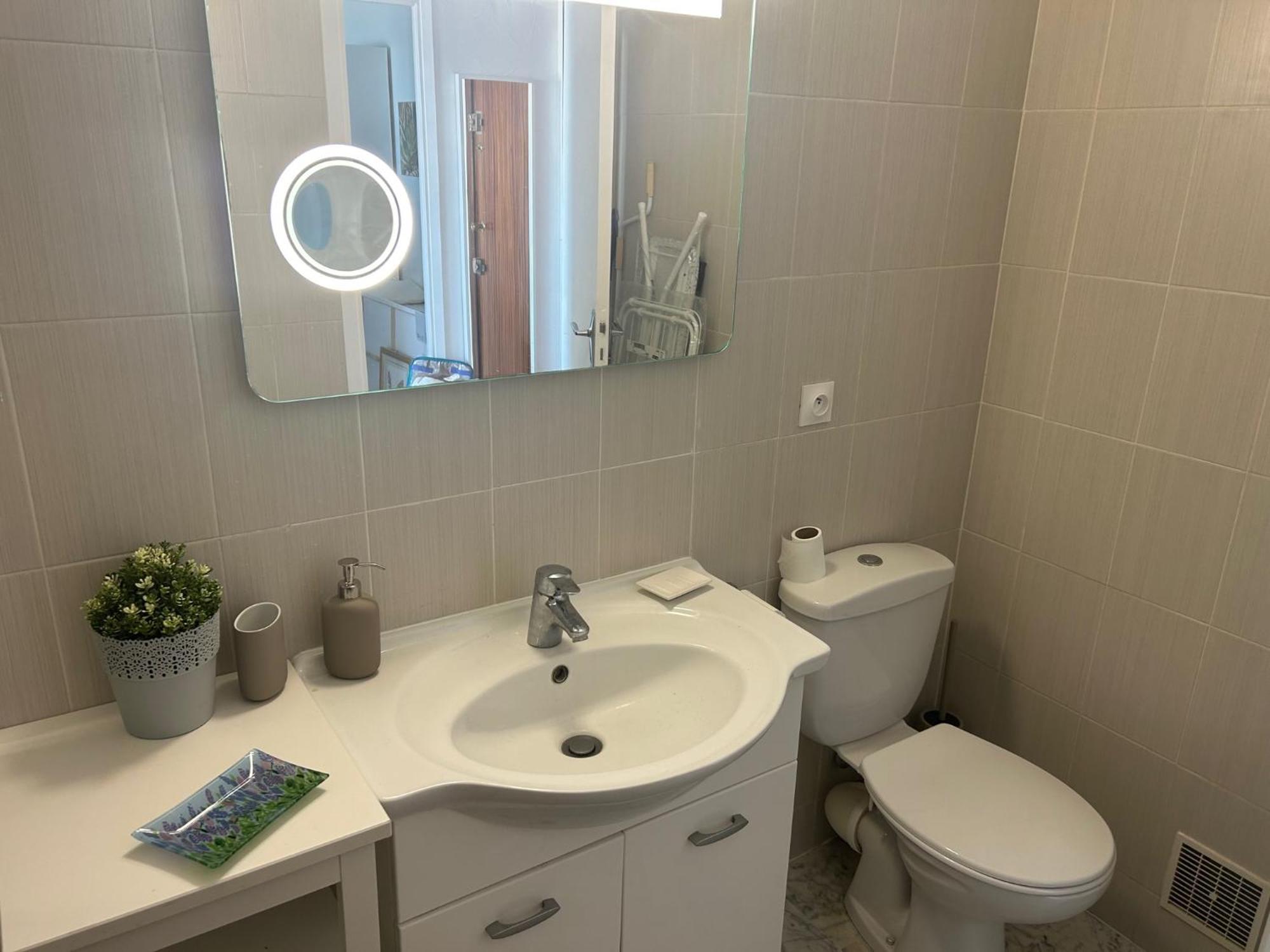 Superbe 2 Pieces Antibes Vue Mer, Piscine, Parking Antibes