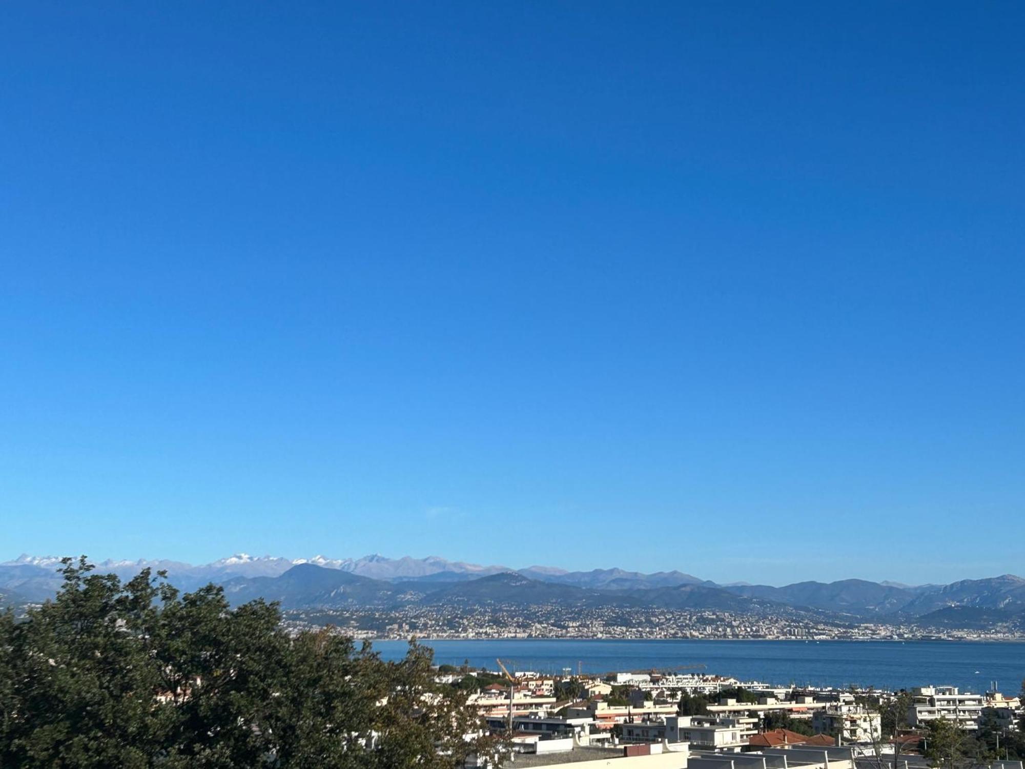 Superbe 2 Pieces Antibes Vue Mer, Piscine, Parking Apartamento