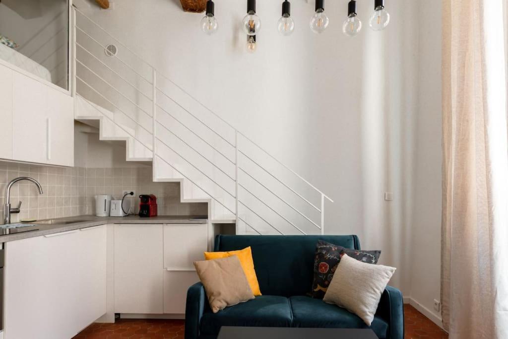 Authentique Situe En Plein Centre D'antibes Appartement *