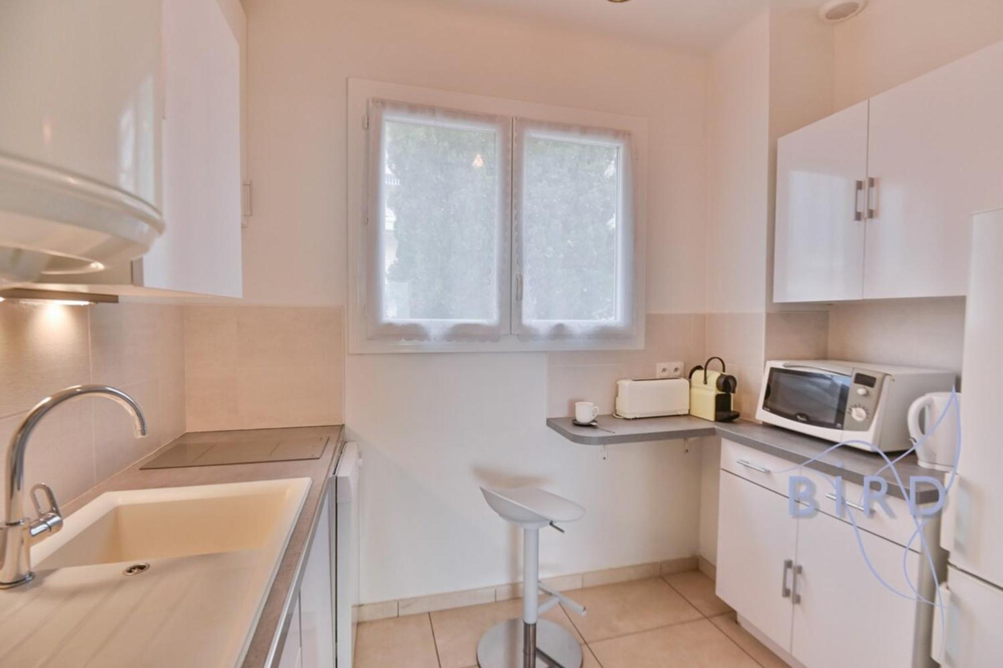 Large On The Seafront Apartment *