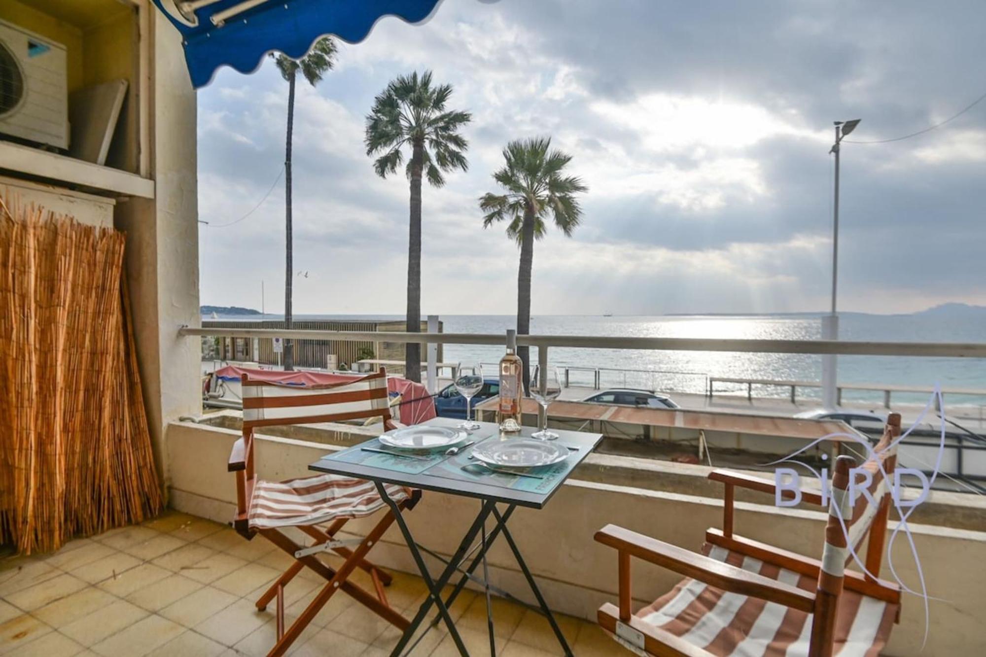 Apartment Large On The Seafront *
