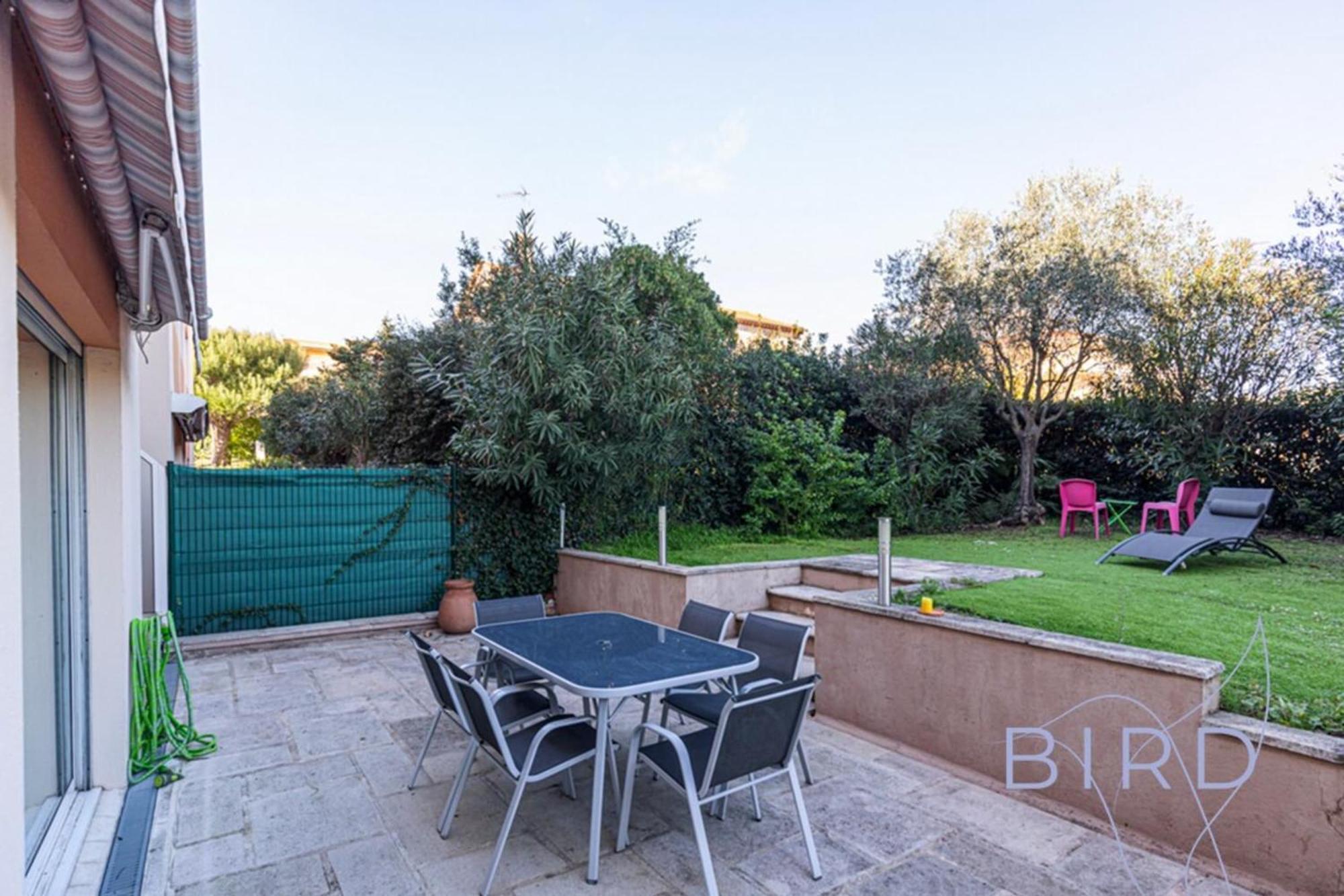 Apartment Spacious Pool And Parking *