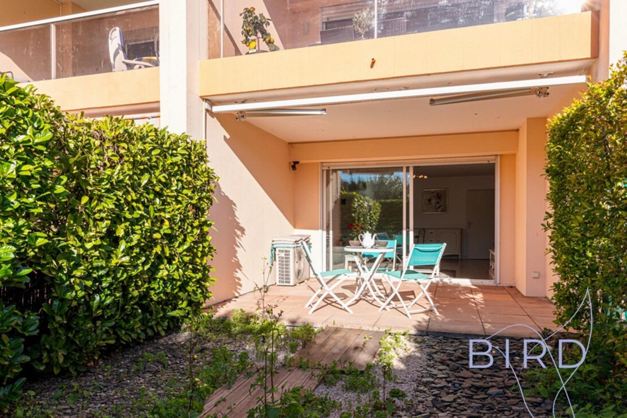 Spacious Pool And Parking Apartment Antibes