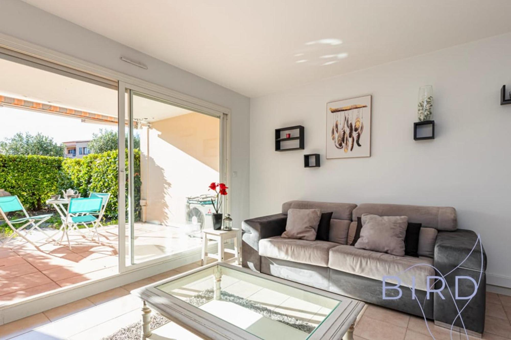 Apartment Spacious Pool And Parking Antibes