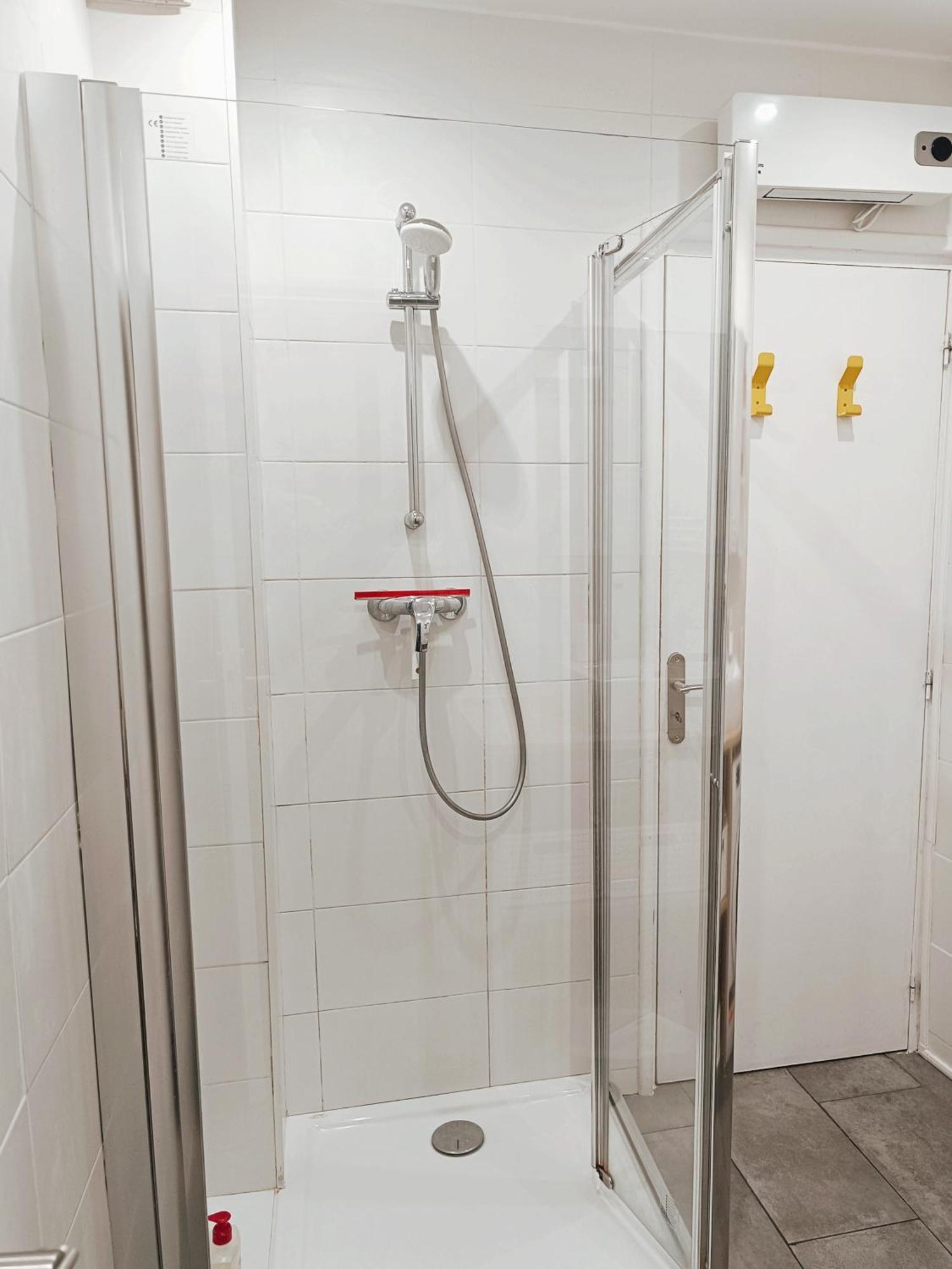 Grand 2 Pieces Renove Climatise, Vieil Antibes, Proche Port *