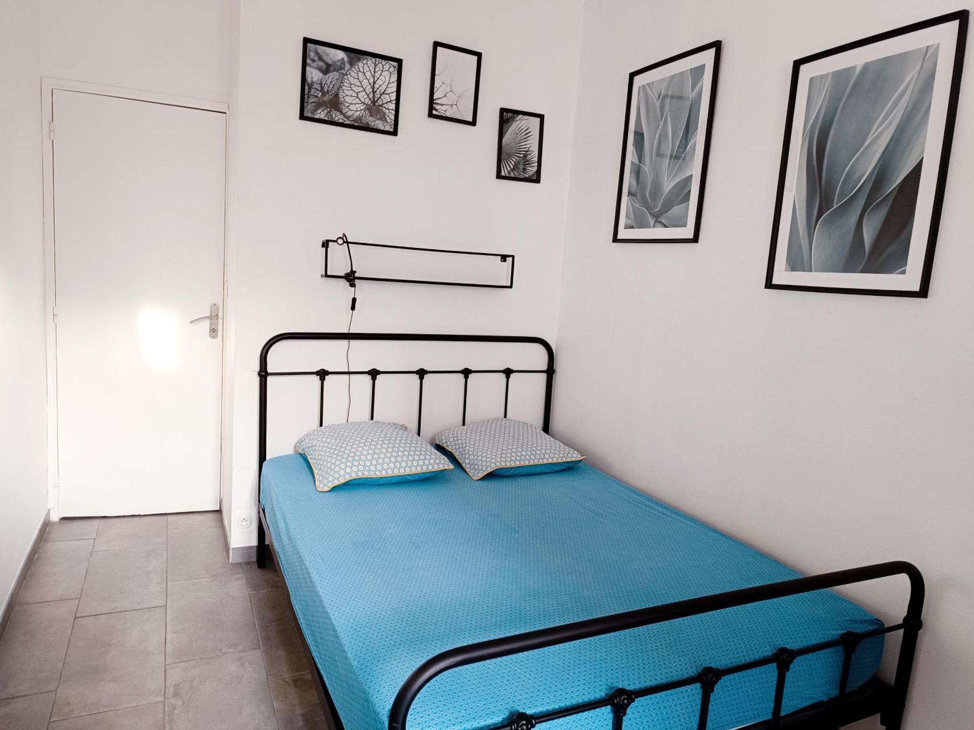 Grand 2 Pieces Renove Climatise, Vieil Antibes, Proche Port * Antibes