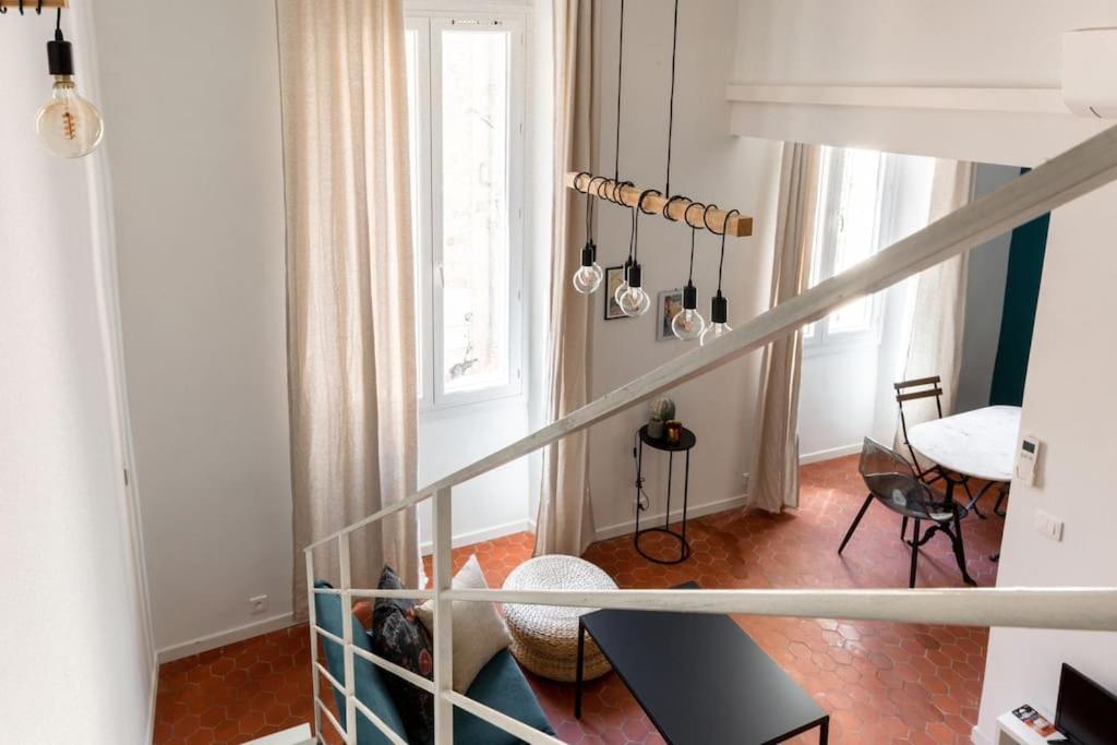 Appartement Authentique Situe En Plein Centre D'antibes *