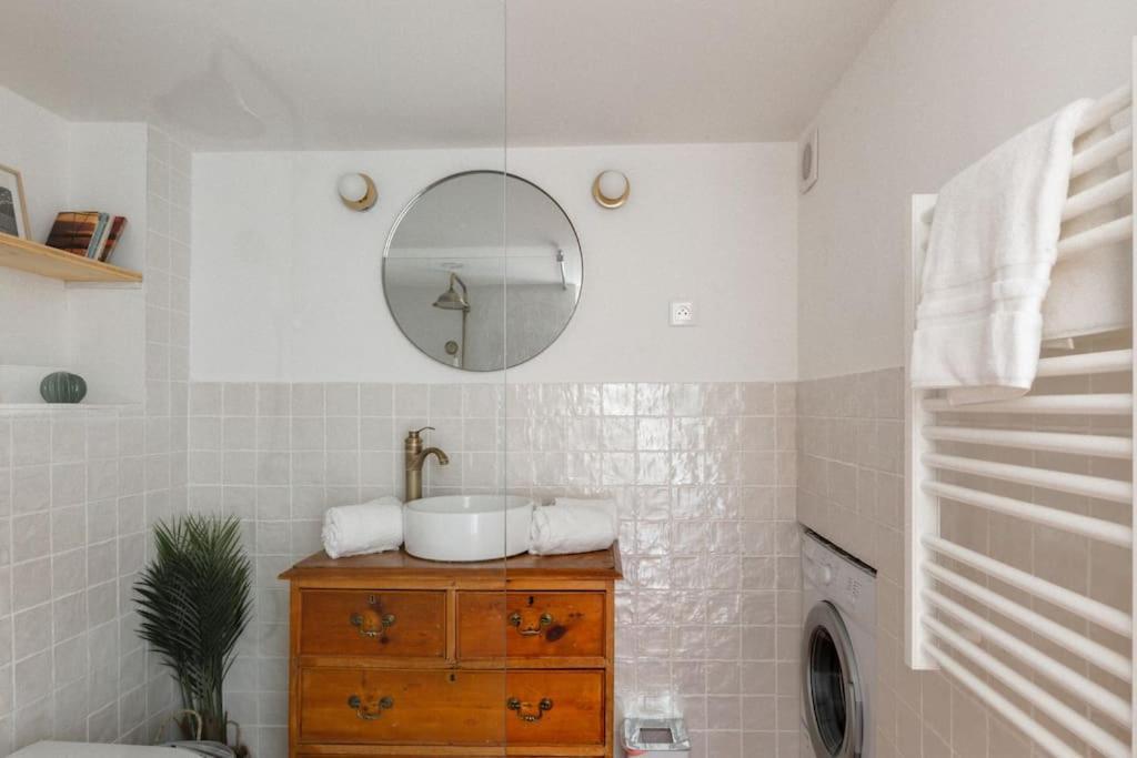 Authentique Situe En Plein Centre D'antibes Appartement *