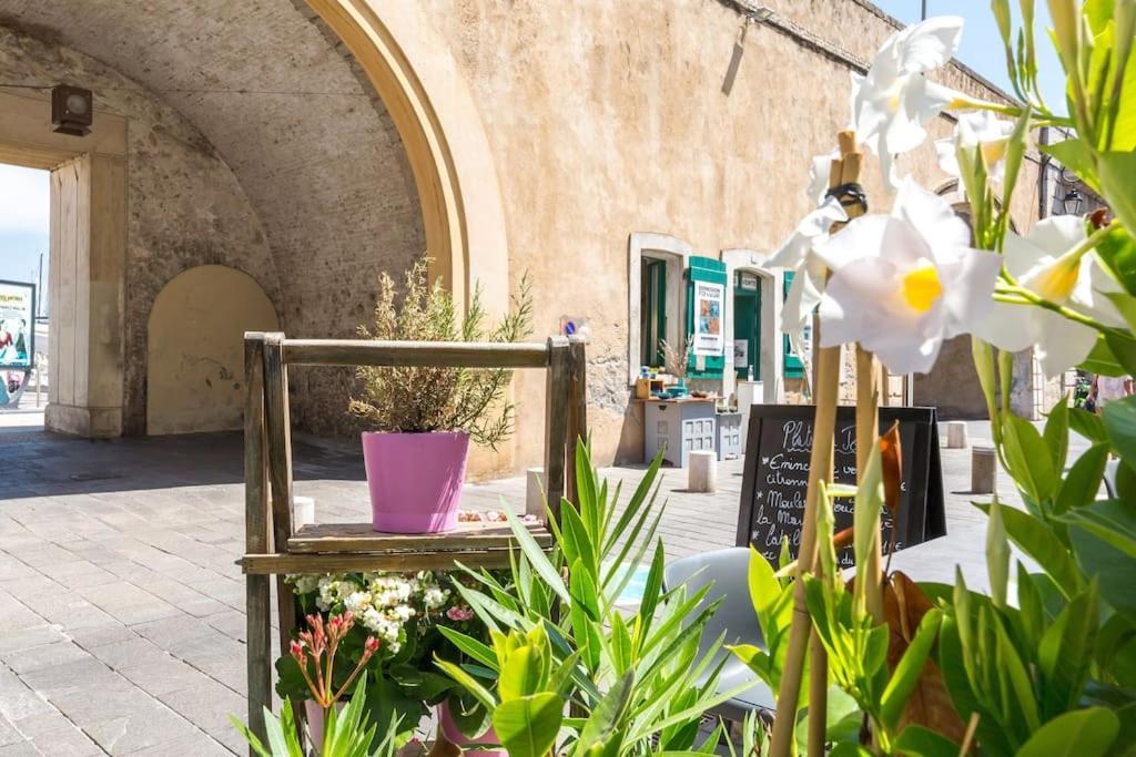 Authentique Situe En Plein Centre D'antibes Appartement Antibes