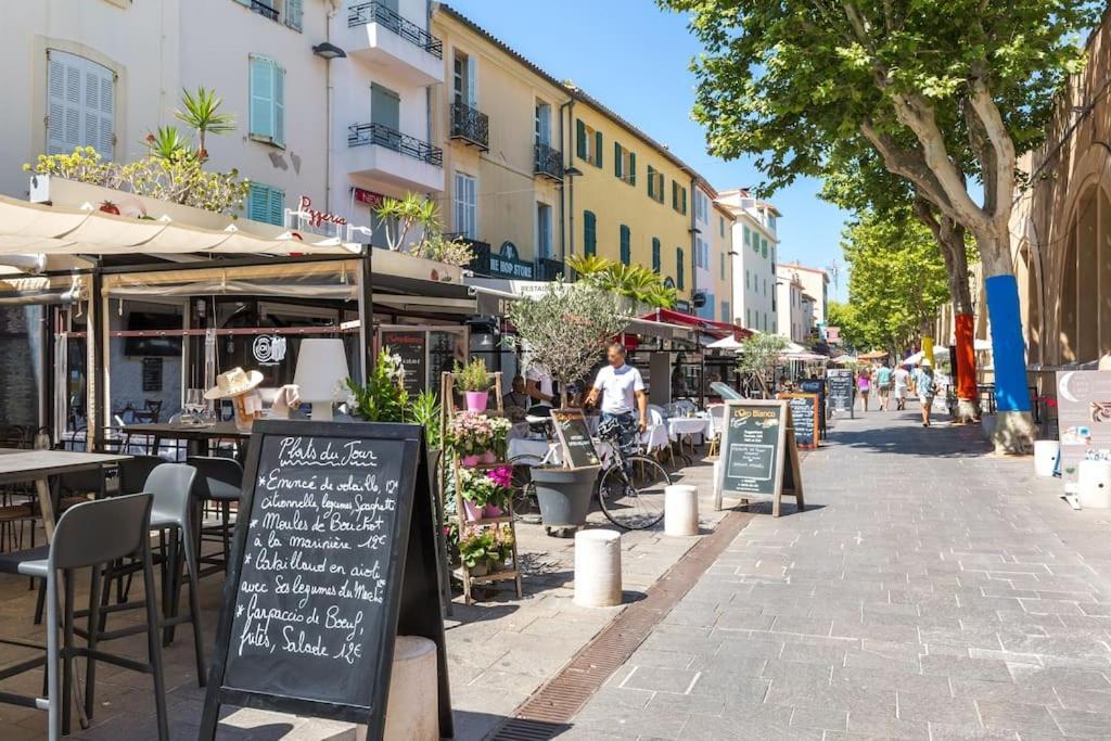 Authentique Situe En Plein Centre D'antibes Appartement