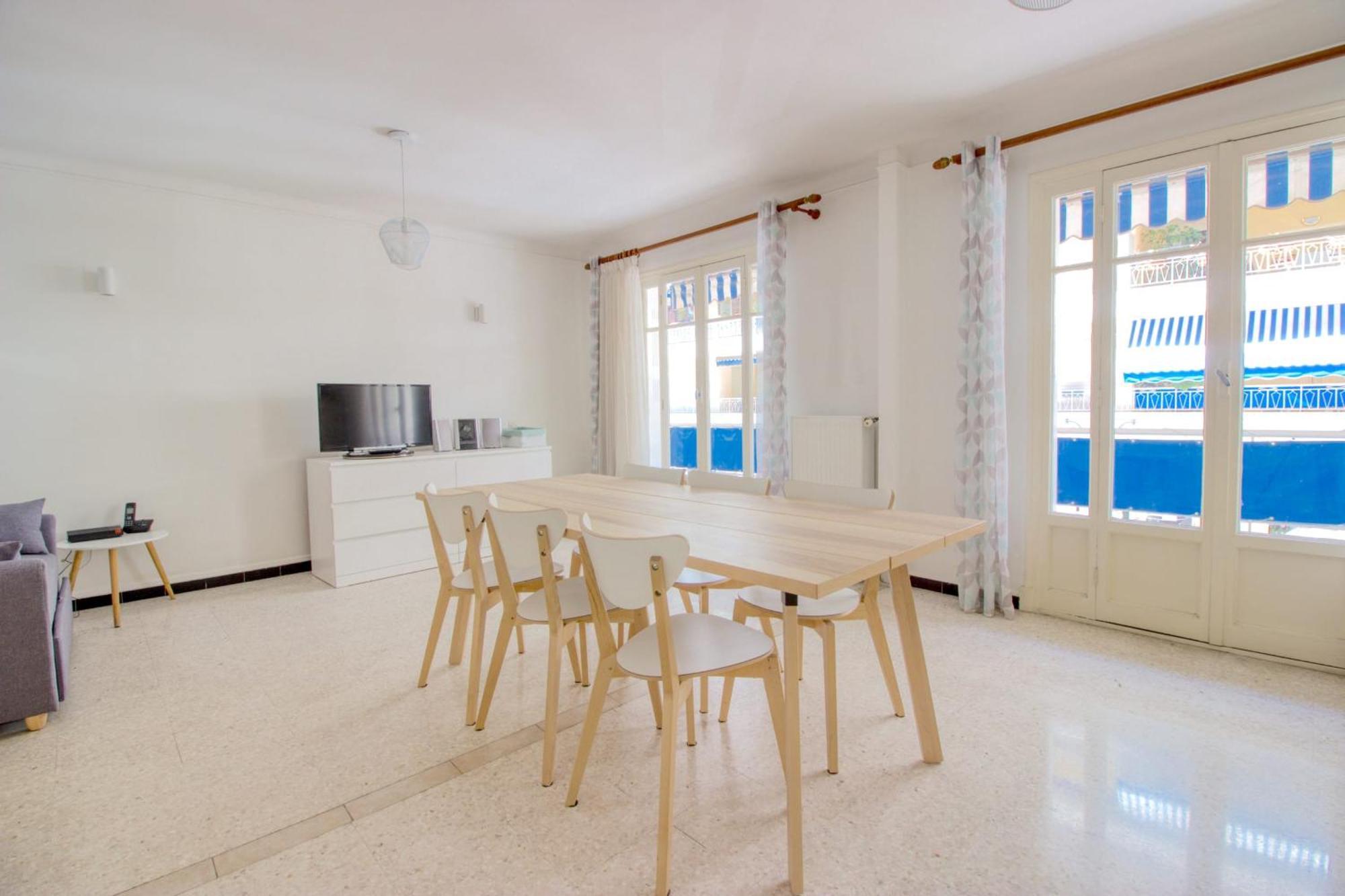 Center - 1 Bedroom - 4 People * Antibes