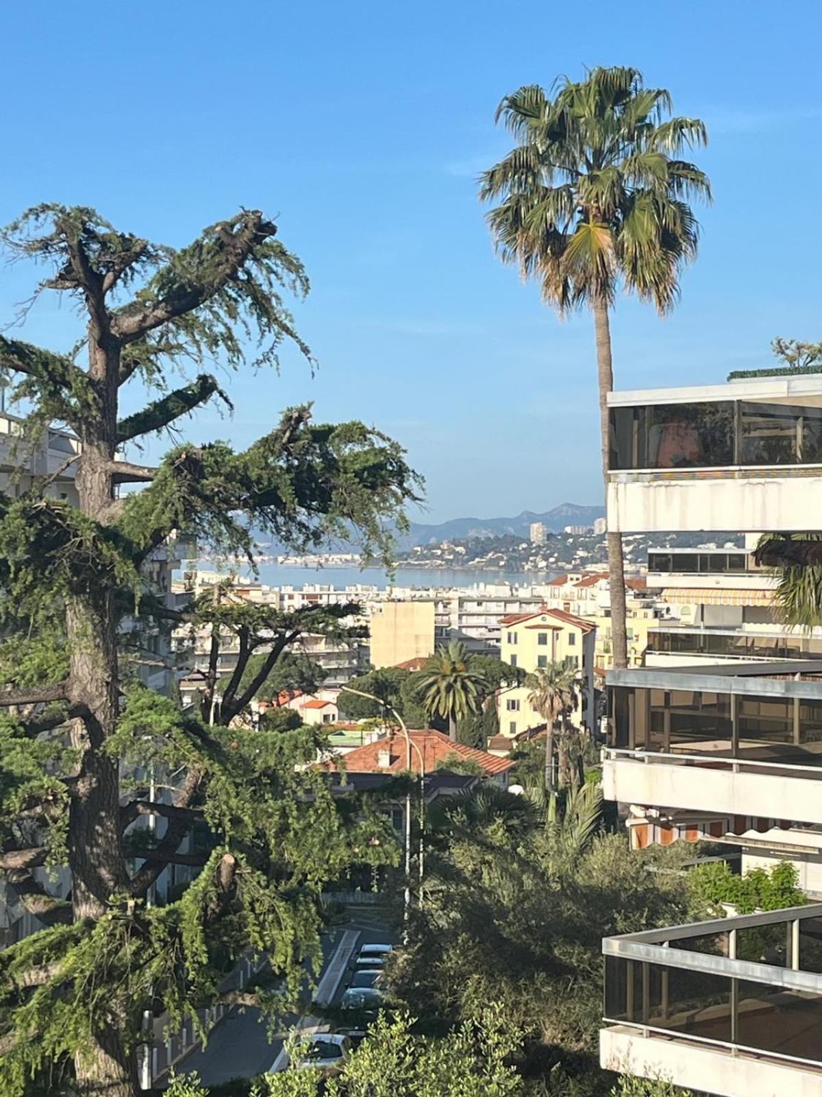 Beautiful - Air Conditionning -pool -10min Beach -parking Near Apartment