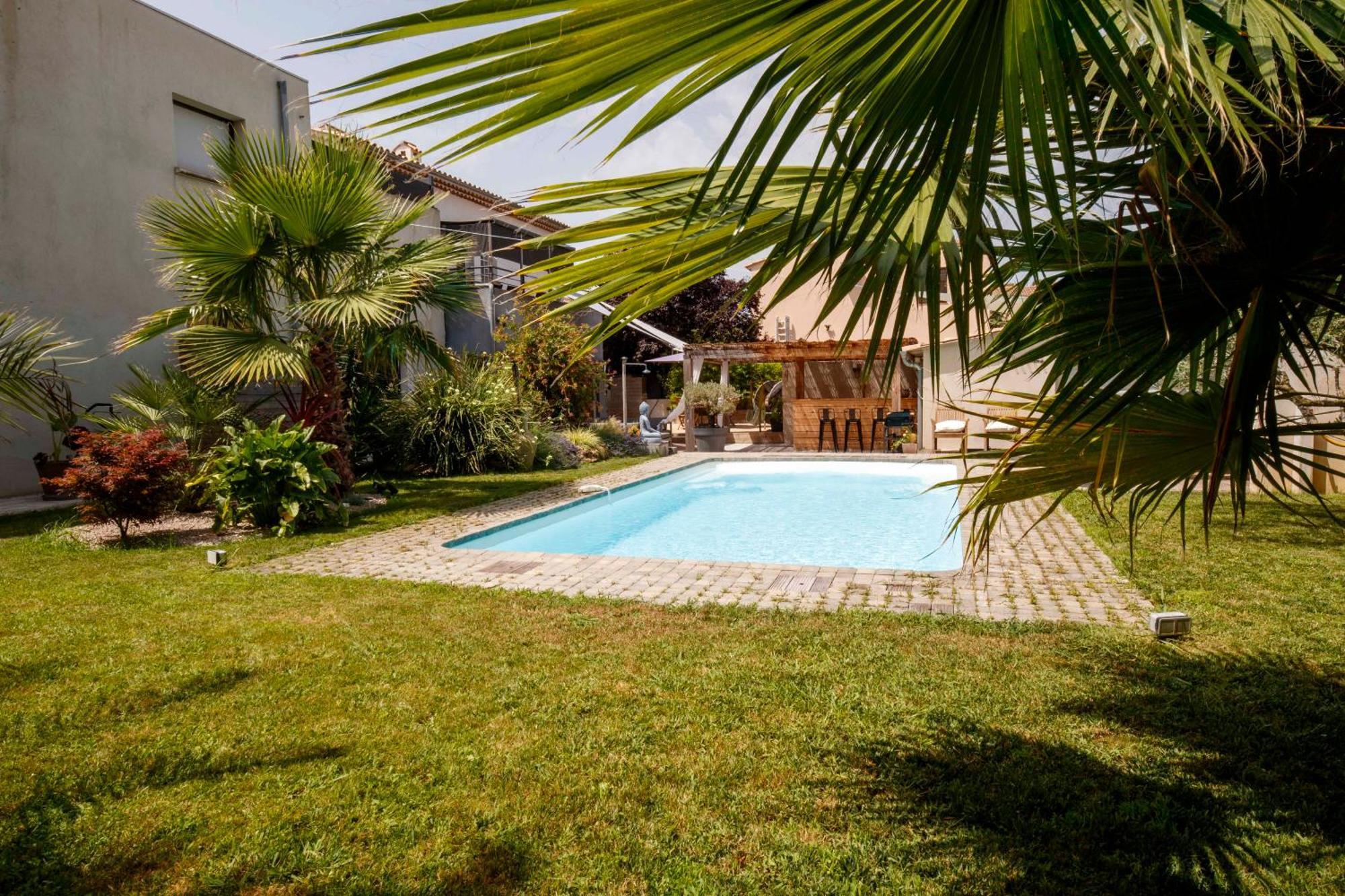 Villa Escapade Ensoleillee Avec Piscine Et Jacuzzi - Mathis Cote D'azur *