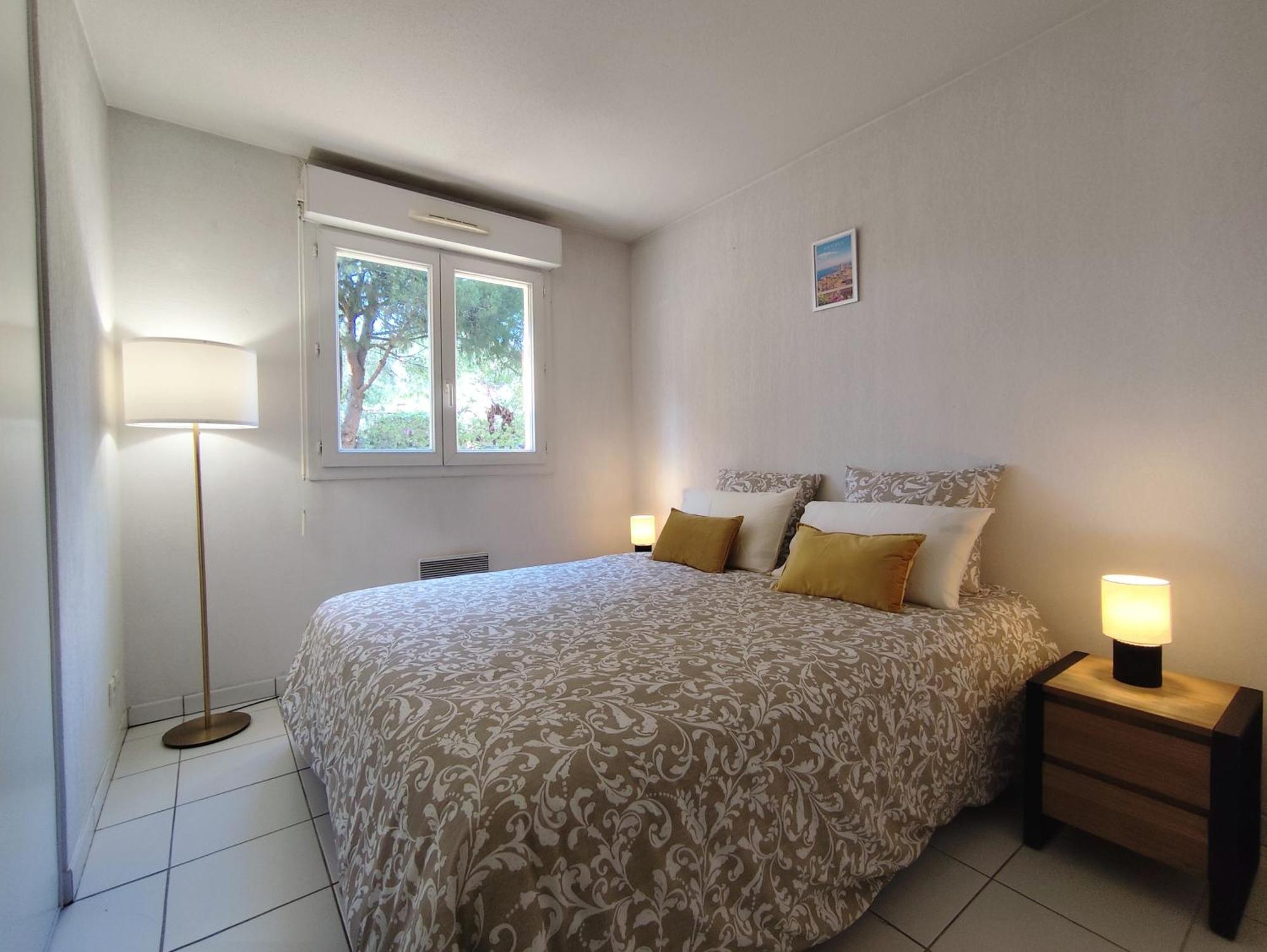 Elegant Two-bedroom With Private Pool And Parking * Antibes