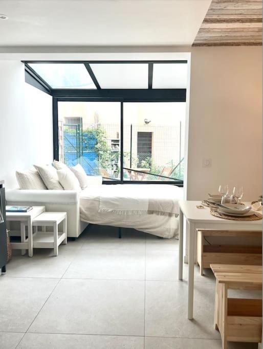 Apartment Appartement, Atypique, Proche Du Centre Antibes