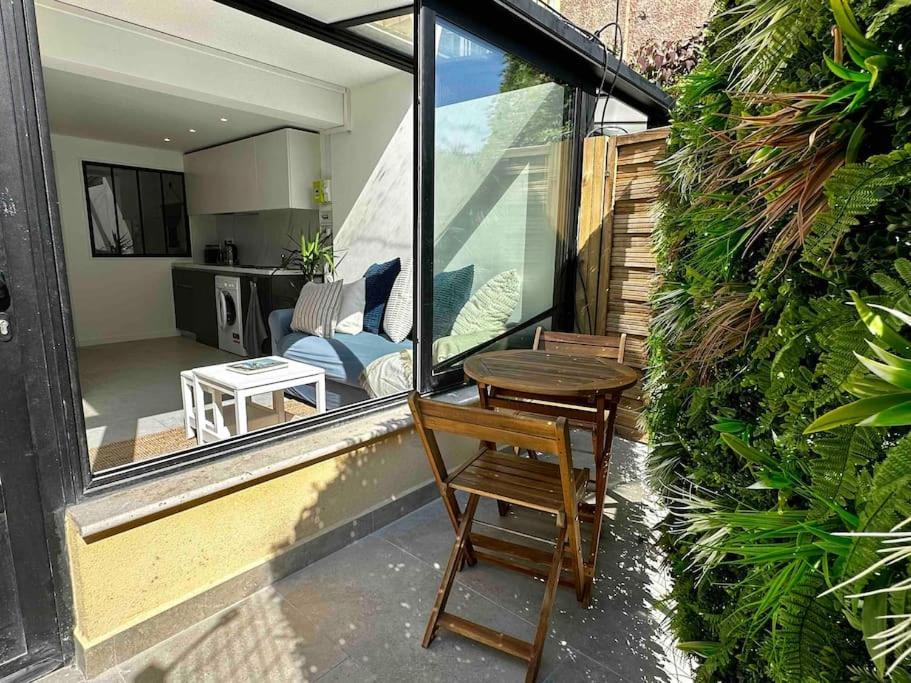 Appartement, Atypique, Proche Du Centre Antibes