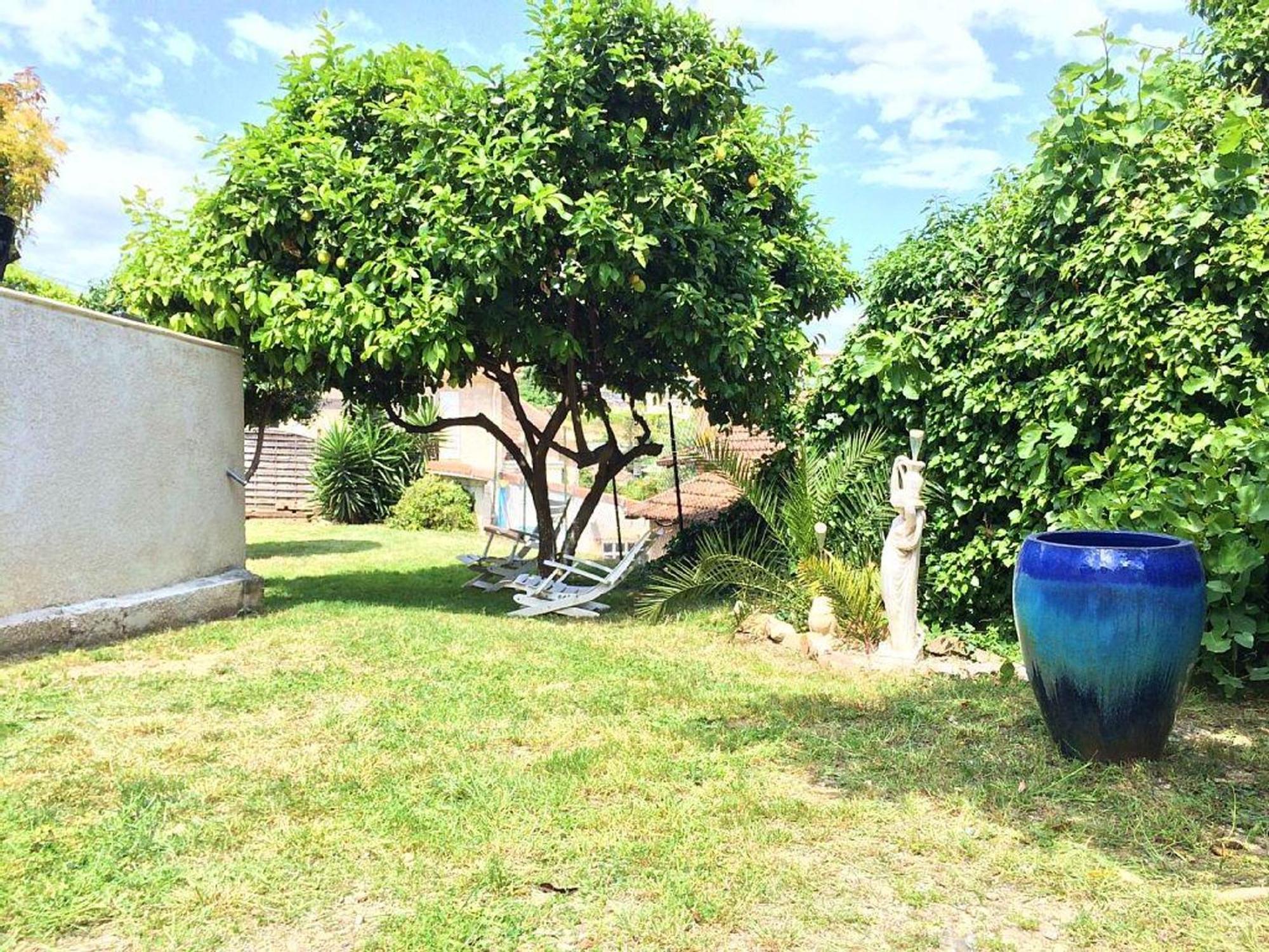 Moderne A Avec Jardin Et Terrasse Antibes