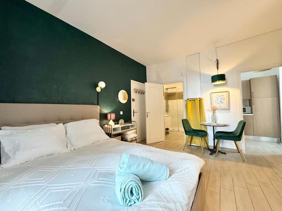 Apartment Place Malespine Proche Port Vauban *