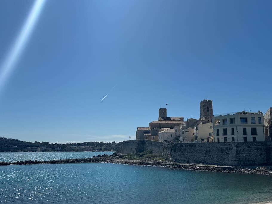 Place Malespine Proche Port Vauban Antibes