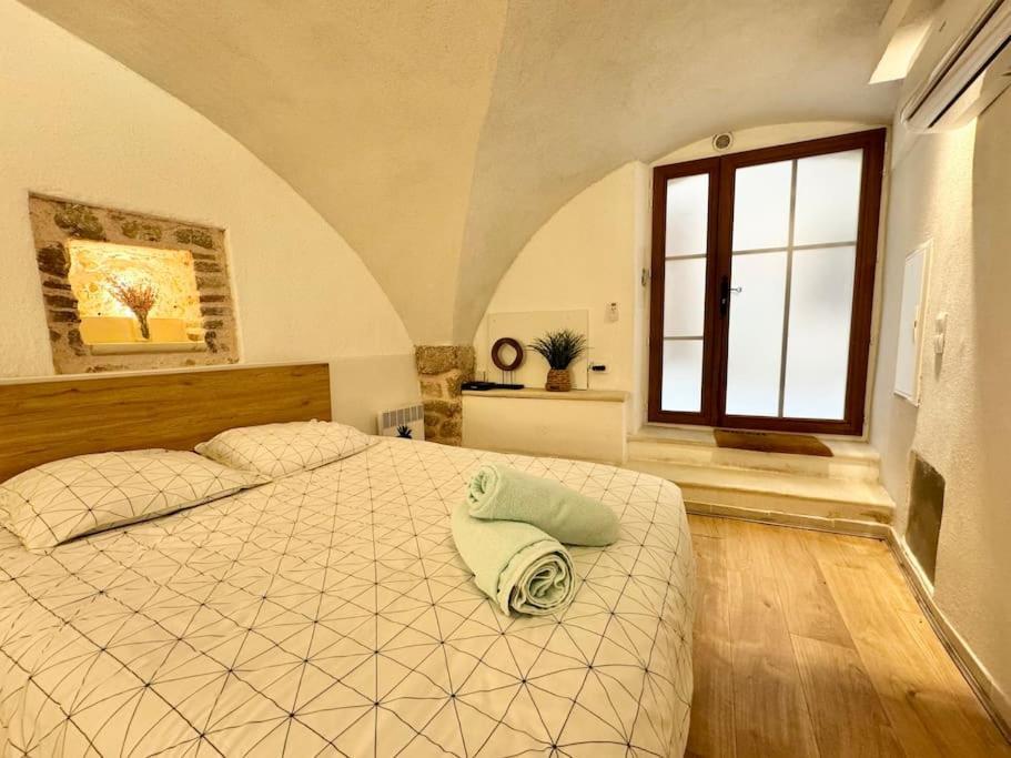 Apartment Vieil Rue Du Bateau Antibes