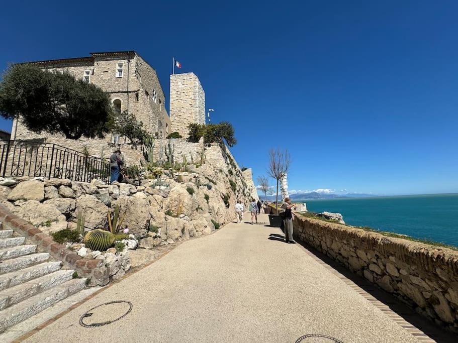 Apartment Vieil Rue Du Bateau Antibes