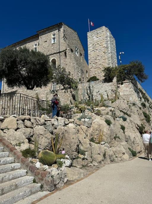 Vieil Rue Du Bateau Antibes