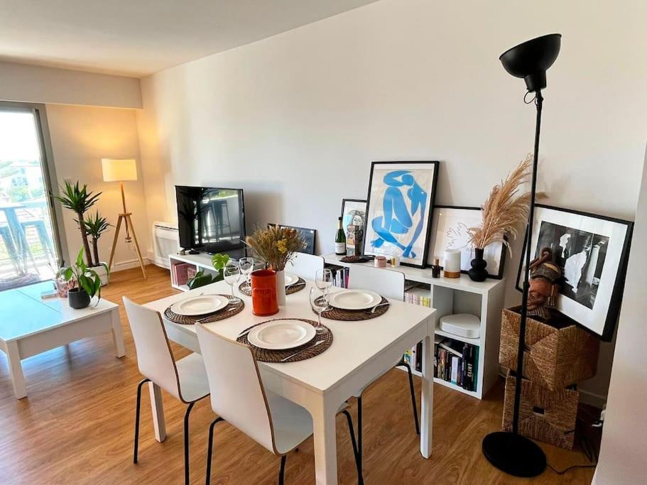 Appartement Superbe Appartement, Cap D'antibes - Clim, Parking, Terrasse Vue