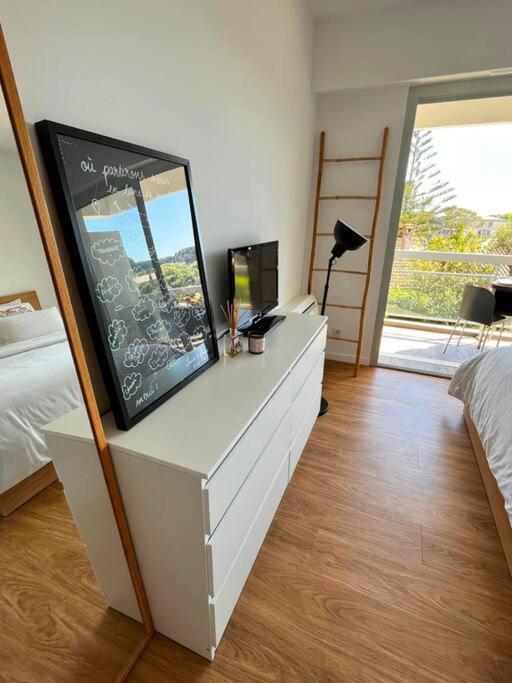Superbe Appartement, Cap D'antibes - Clim, Parking, Terrasse Vue Apartment *