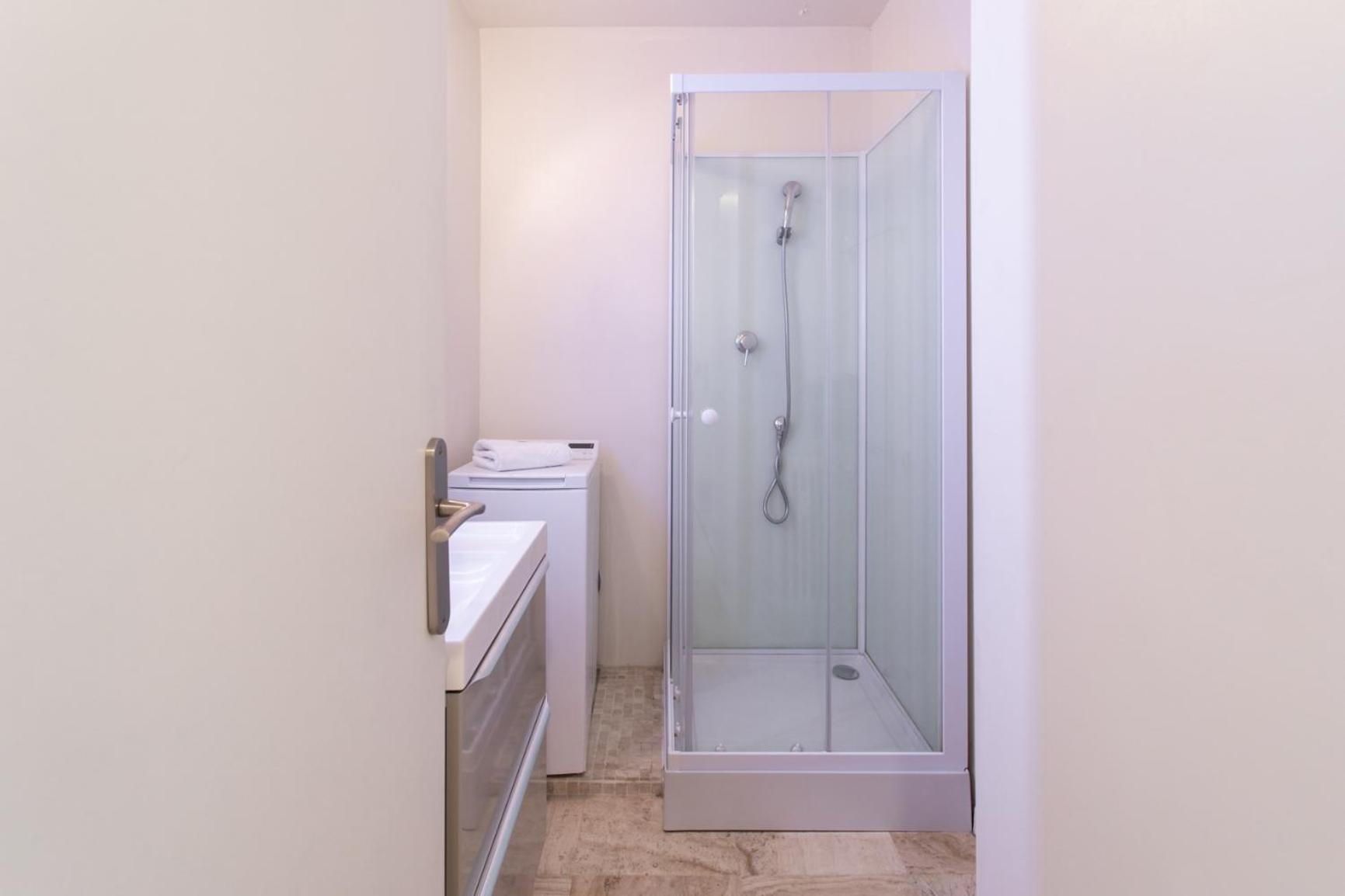 Apartment 5min Train Station & Sea - Ac & Balcony Antibes