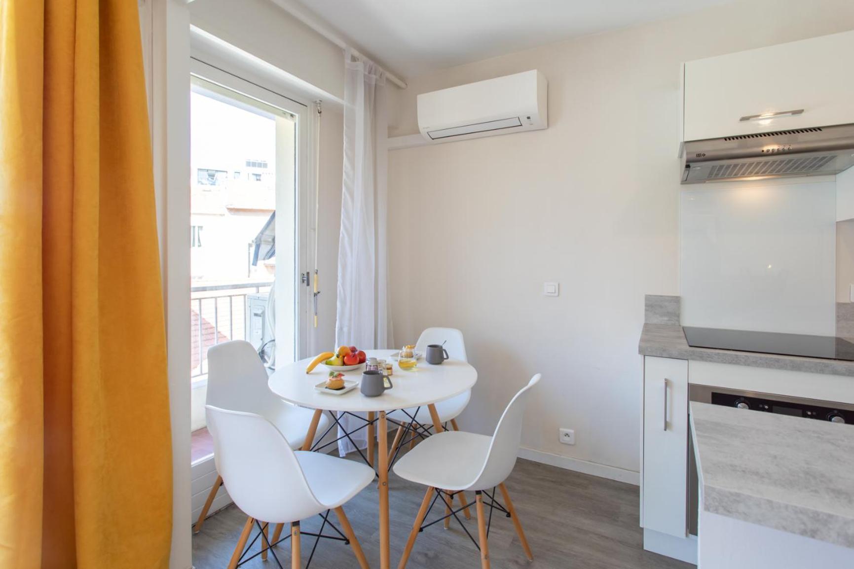 5min Train Station & Sea - Ac & Balcony * Antibes