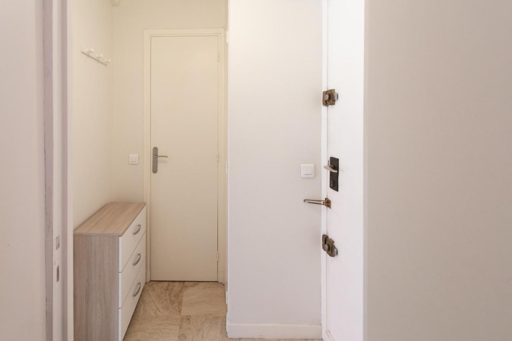 Apartment 5min Train Station & Sea - Ac & Balcony Antibes