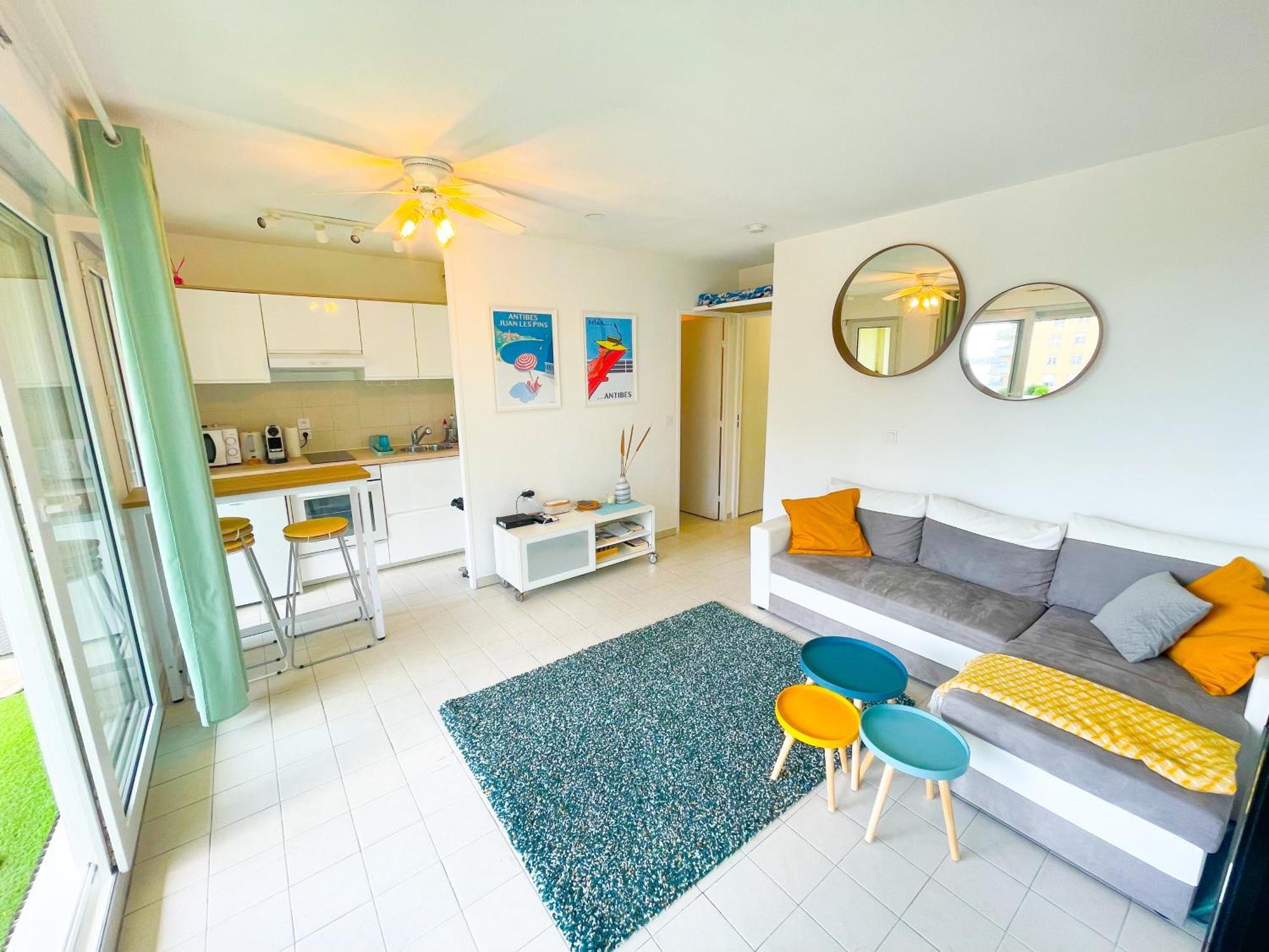 1 Bedroom Sea View, Swimming Pool, On Foot, Parking Antibes