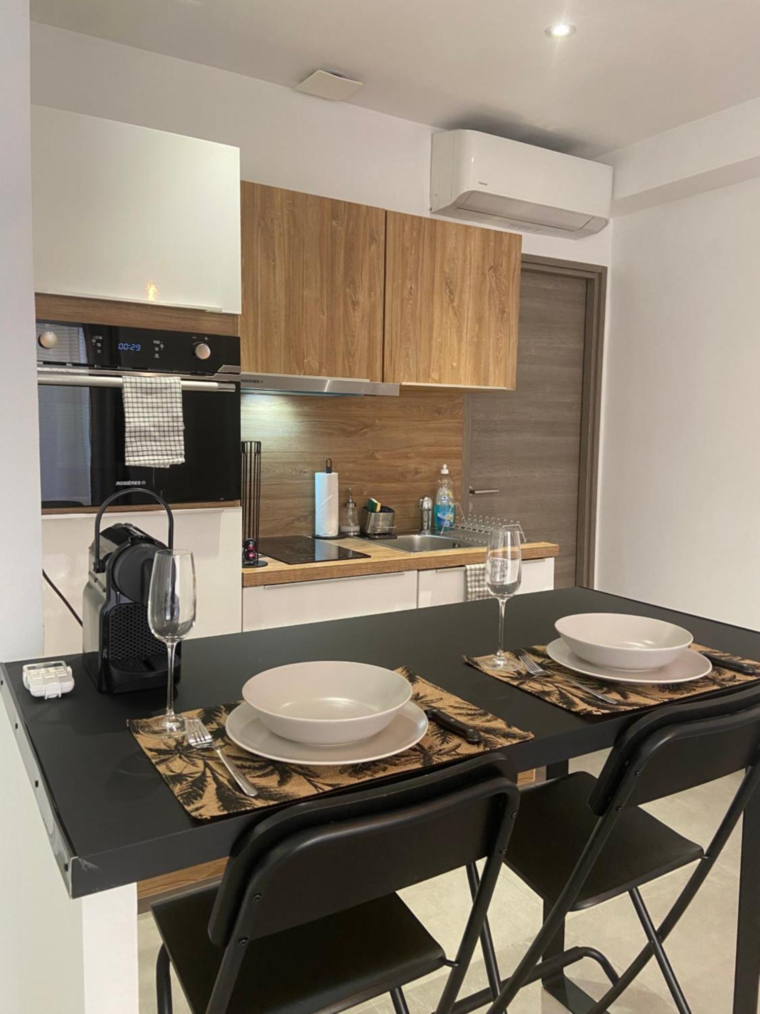 Confortable - Parking Inclus - Proche Juan-les-pins Apartment