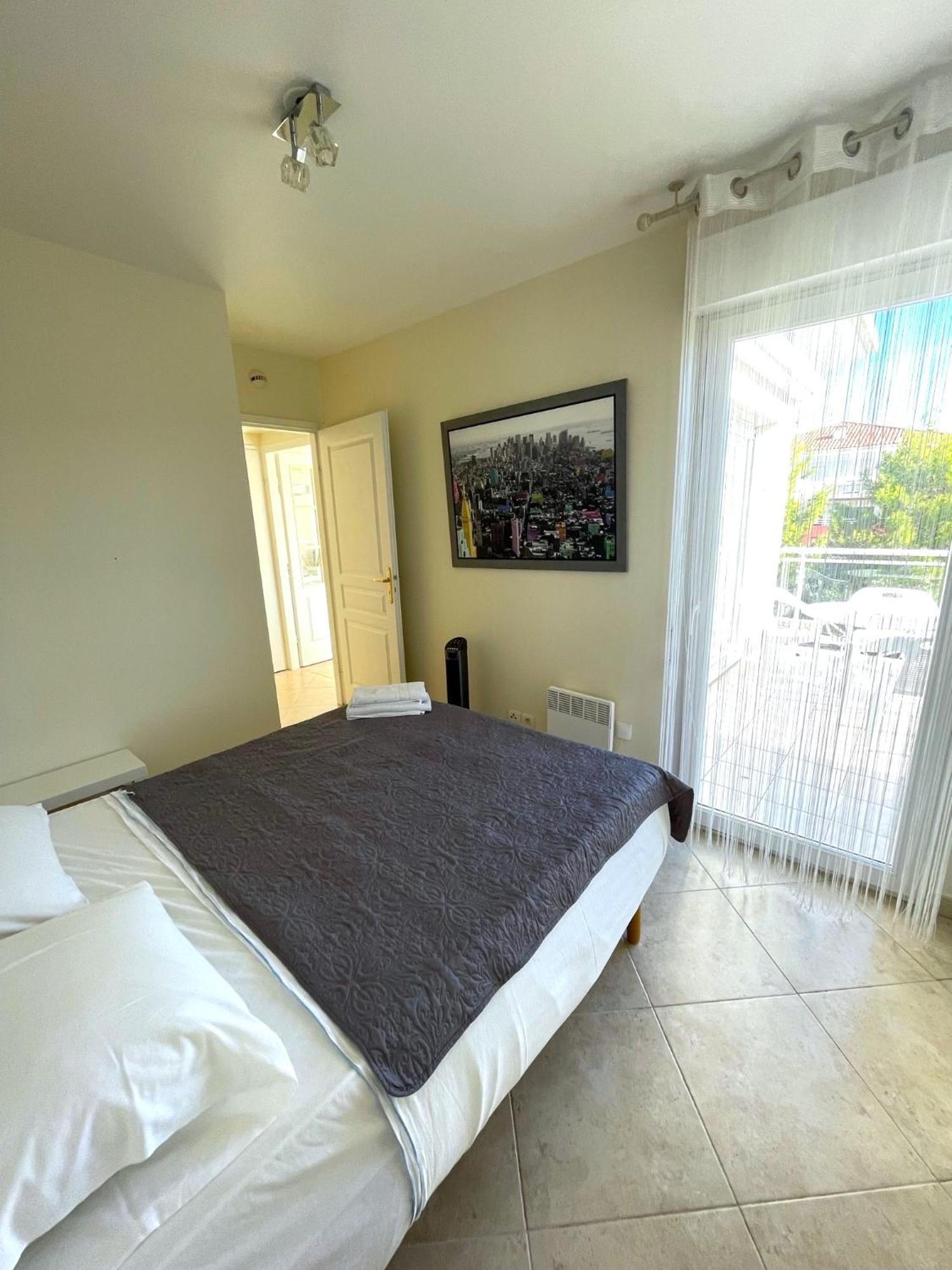 Deux Pieces Climatise A Pied Et Garage Apartment Antibes