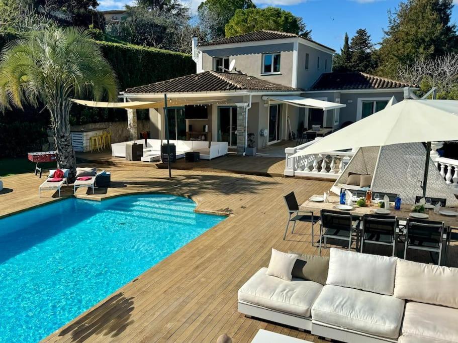 Superbe A Avec Piscine Dans Un Quartier Calme Villa