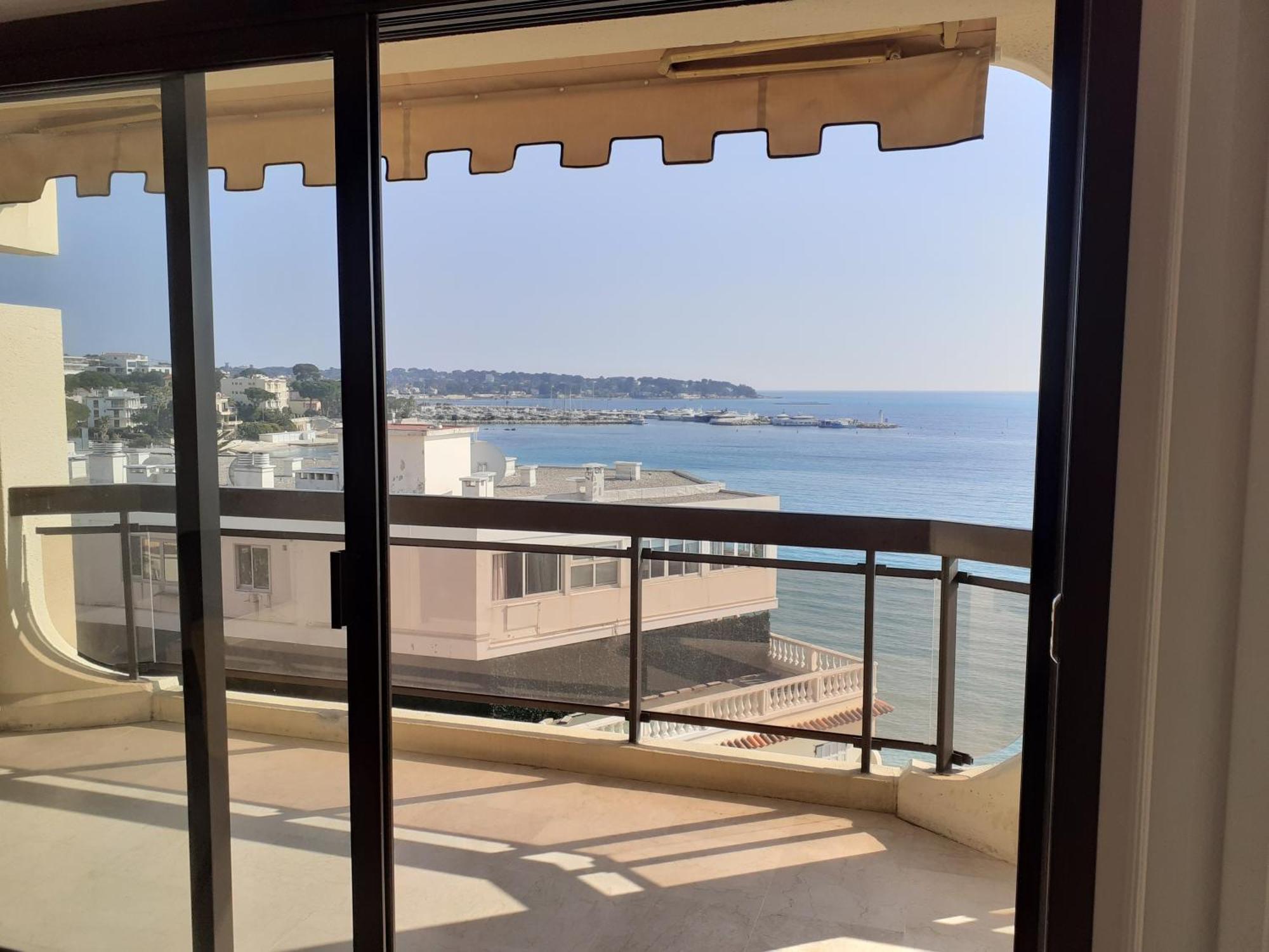 Bel Appartement, Sublime Vue Mer, 2 Terrasses Antibes